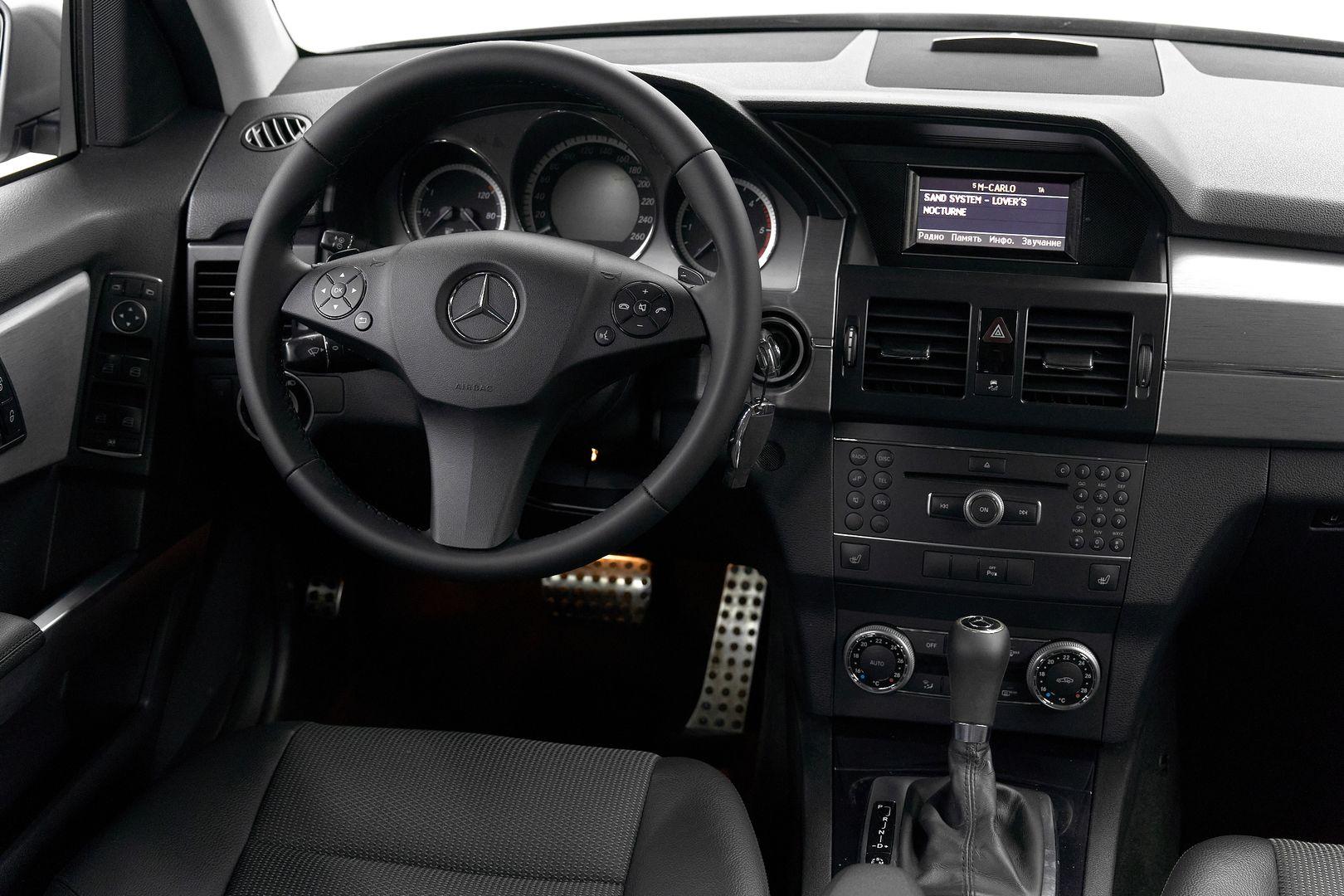 Mercedes-Benz GLK-Класс 2011, серый