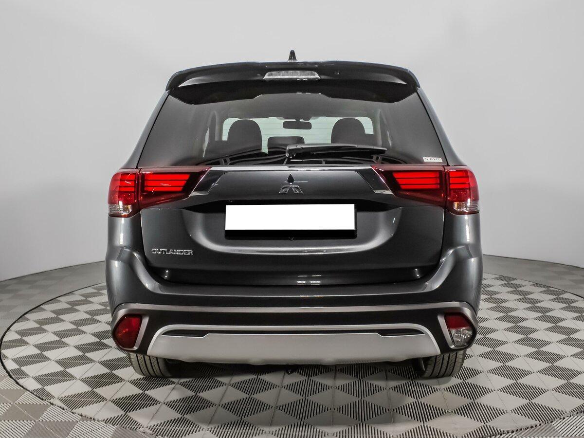 Mitsubishi Outlander 2021, серый