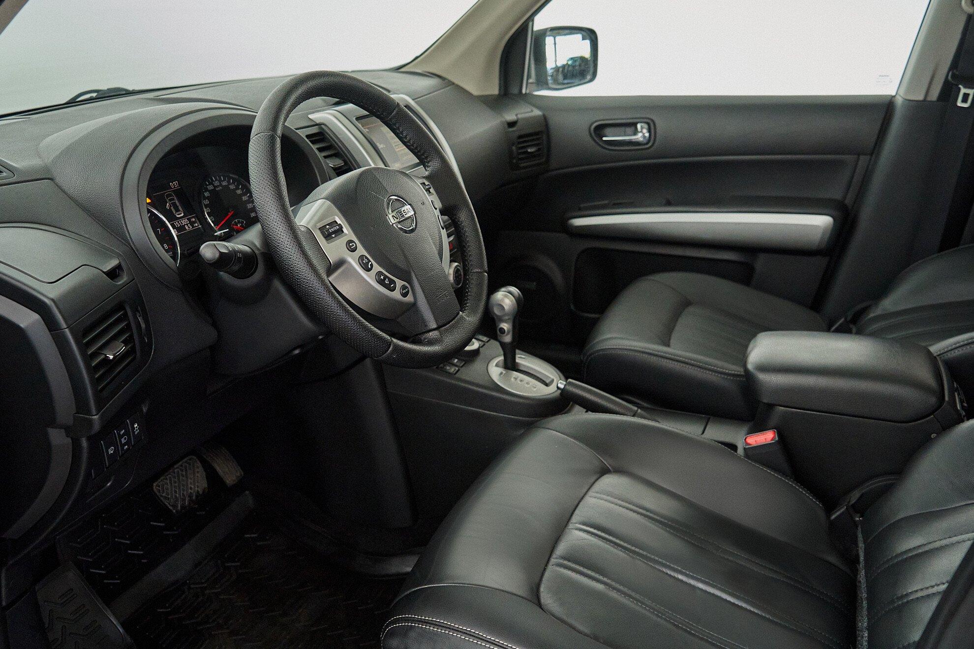 Nissan X-Trail 2013, серебряный