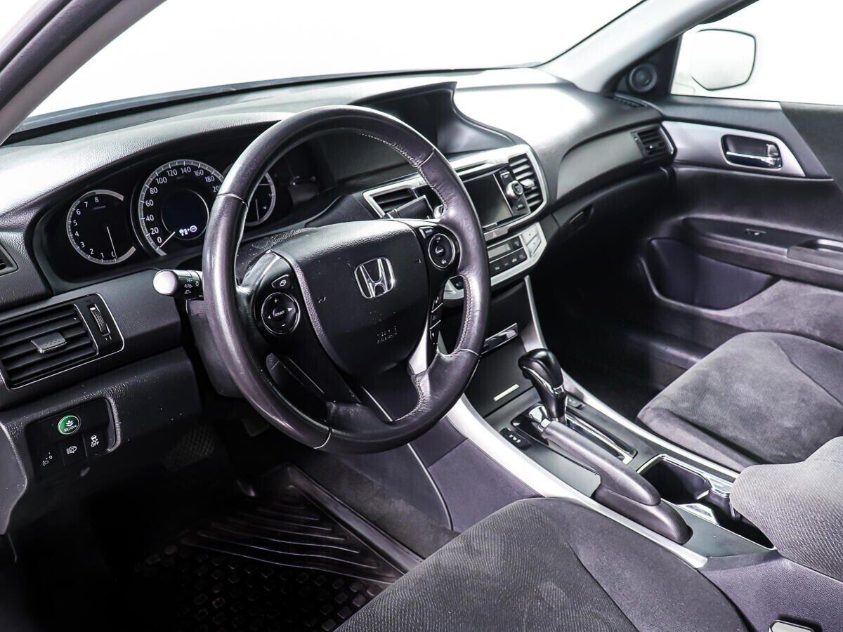 Honda Accord 2014, белый