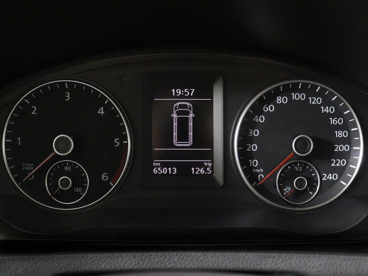 Volkswagen Caravelle 2012, белый