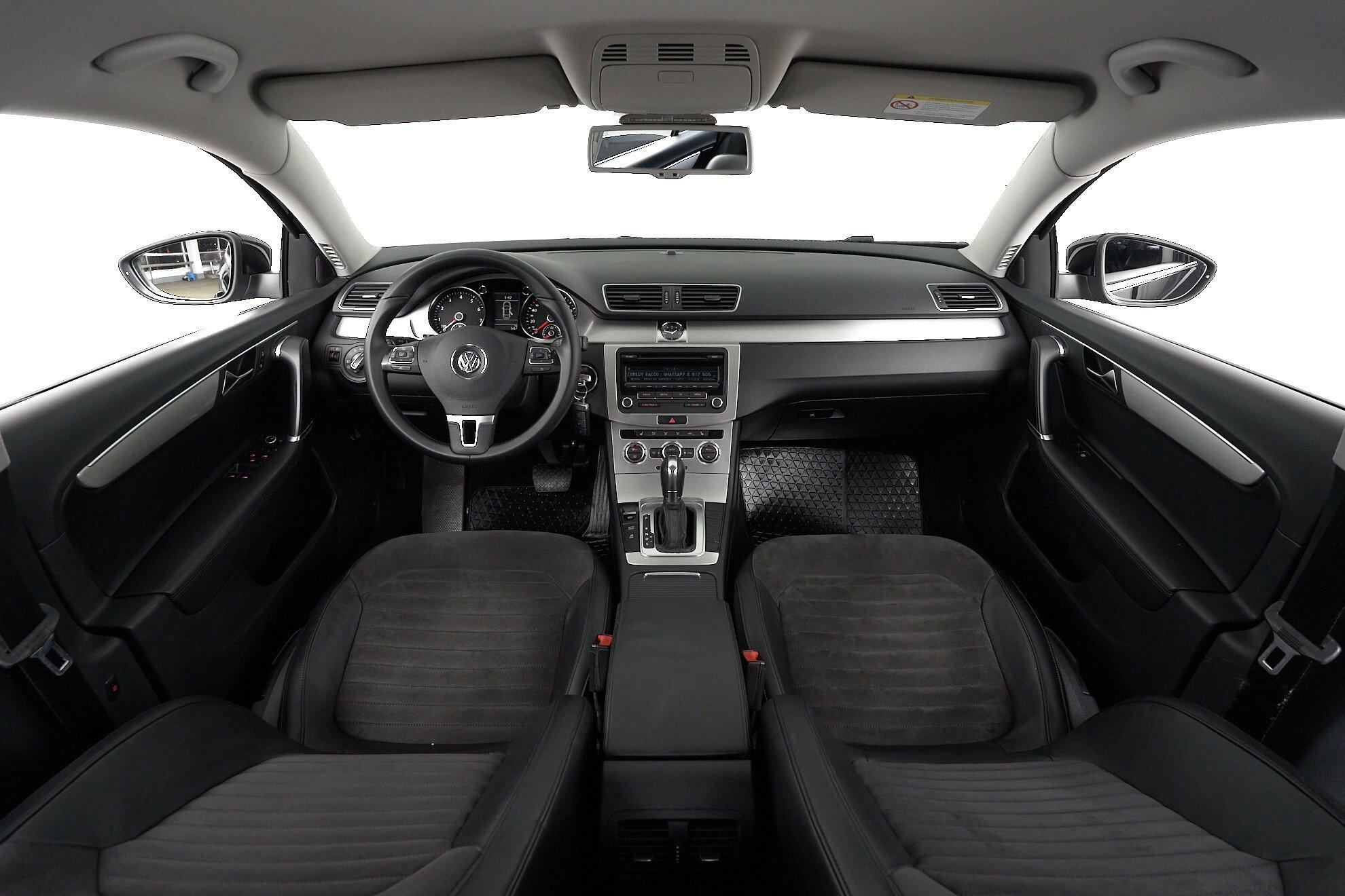 Volkswagen Passat 2011, черный