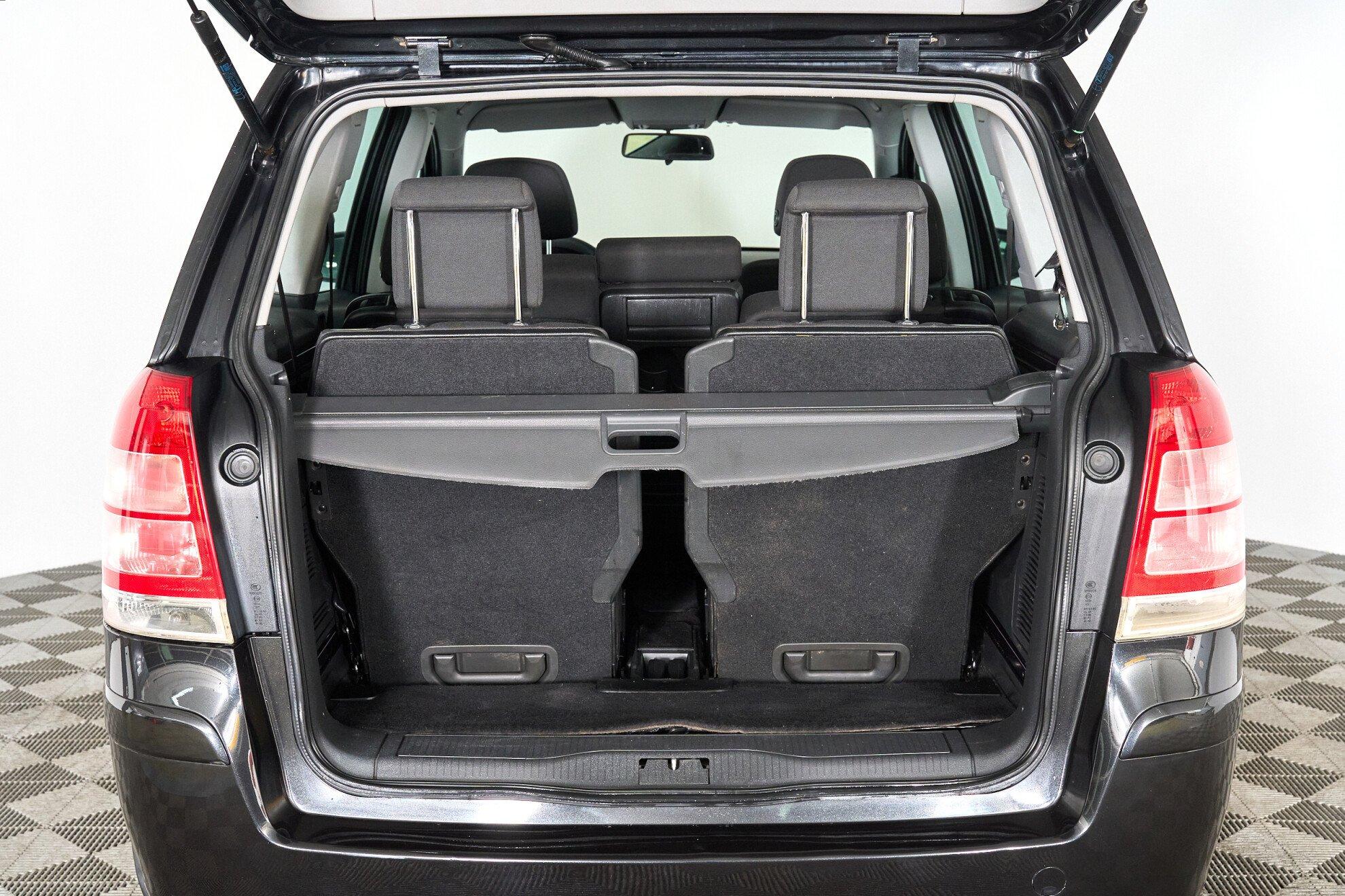 Opel Zafira 2014, черный