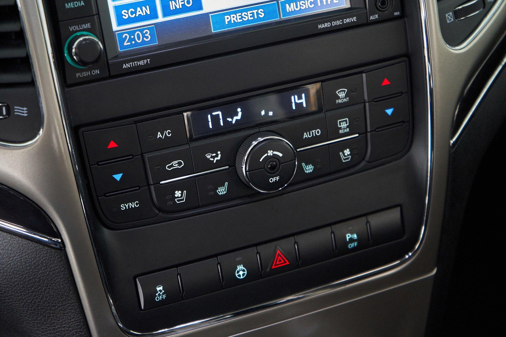 Jeep Grand Cherokee 2012, белый
