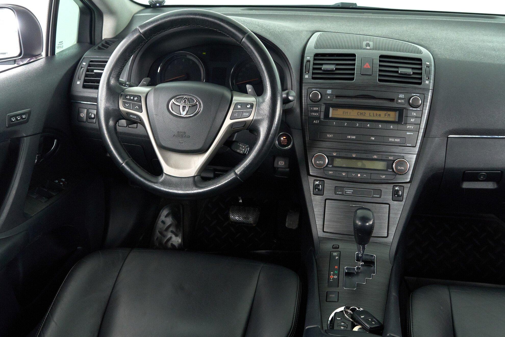 Toyota Avensis 2009, черный