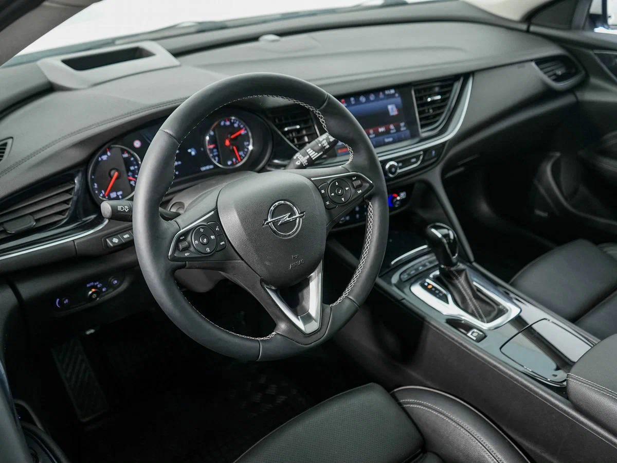 Opel Insignia 2019, белый