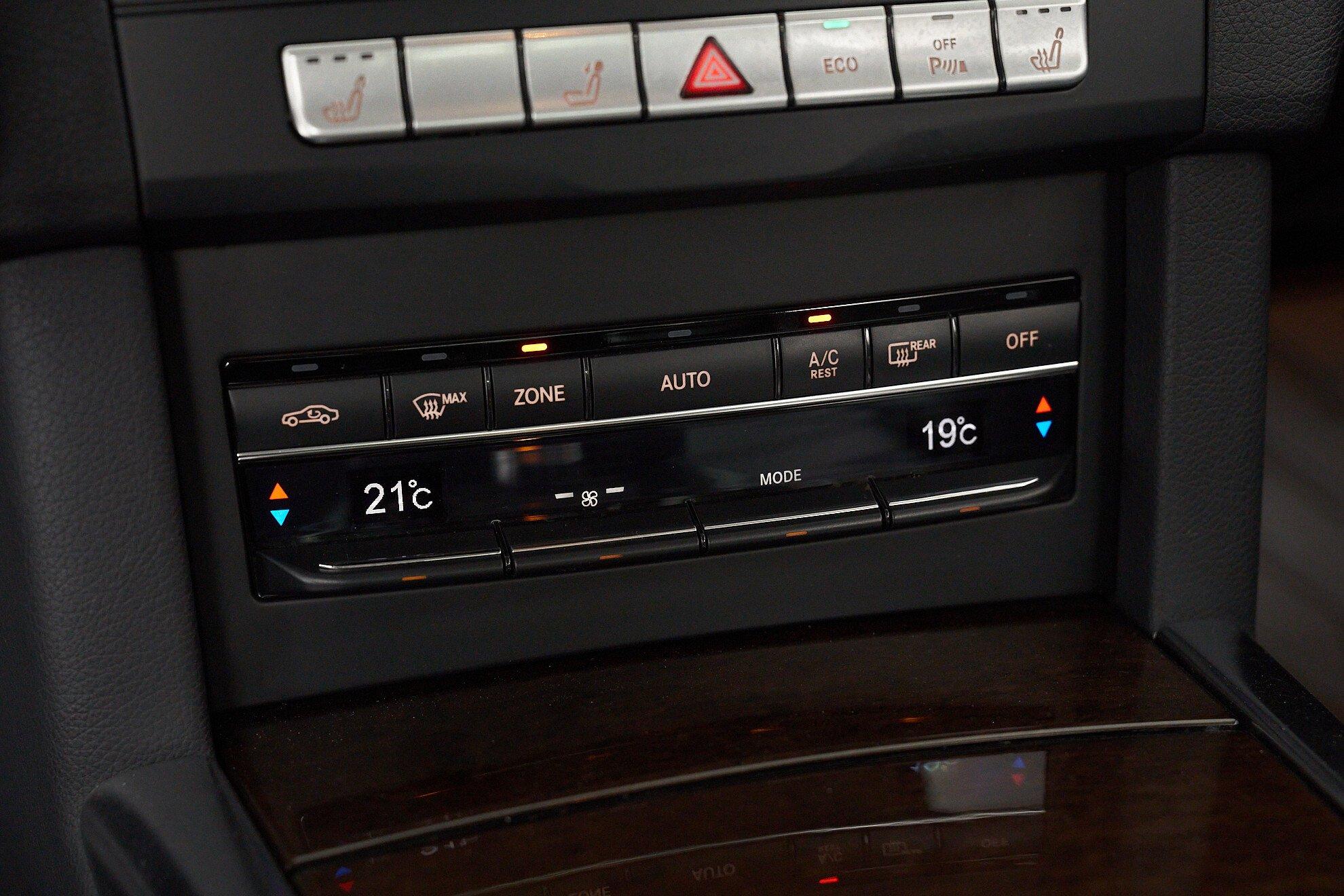 Mercedes-Benz E-Класс 2013, черный