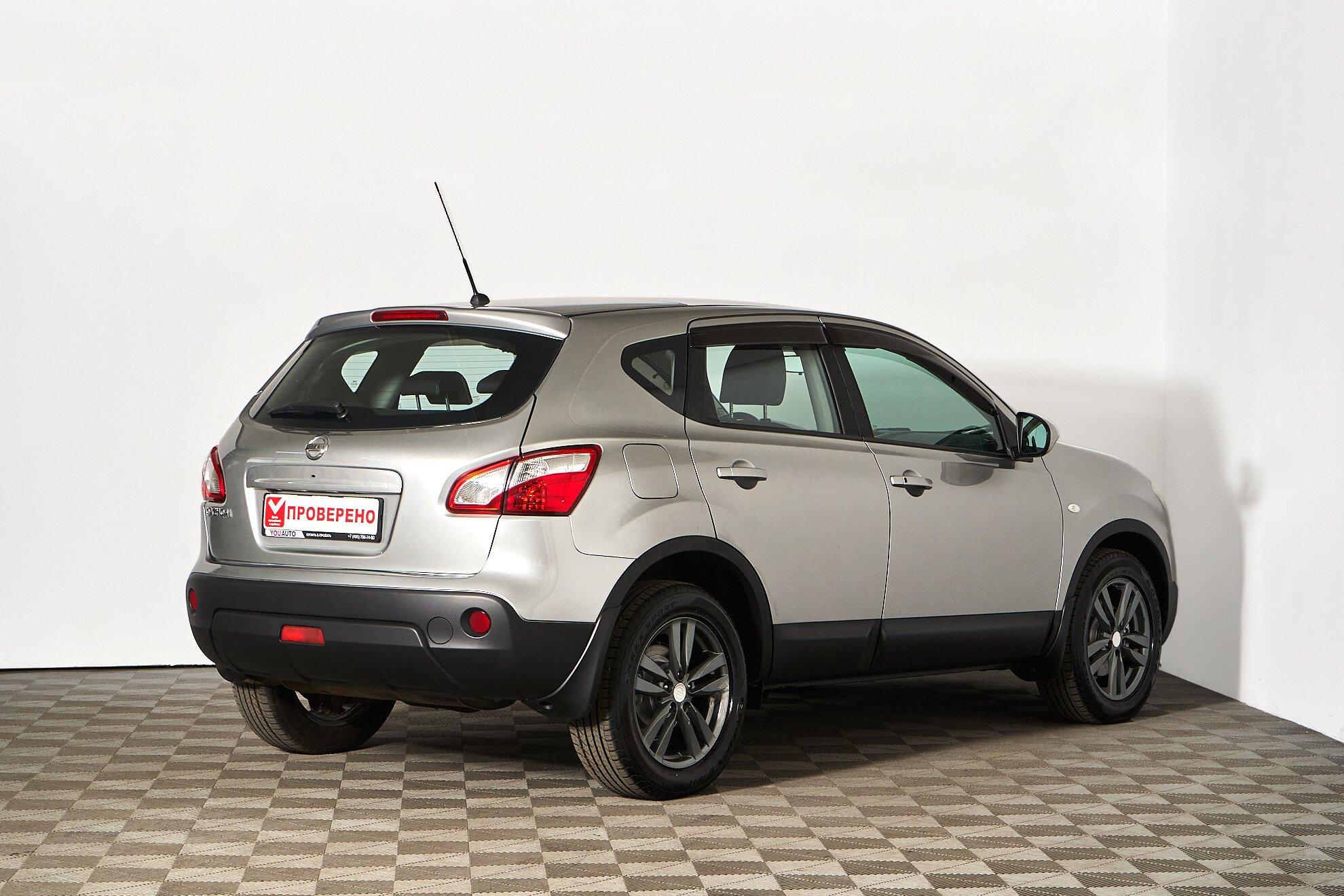 Nissan Qashqai 2011, серебряный