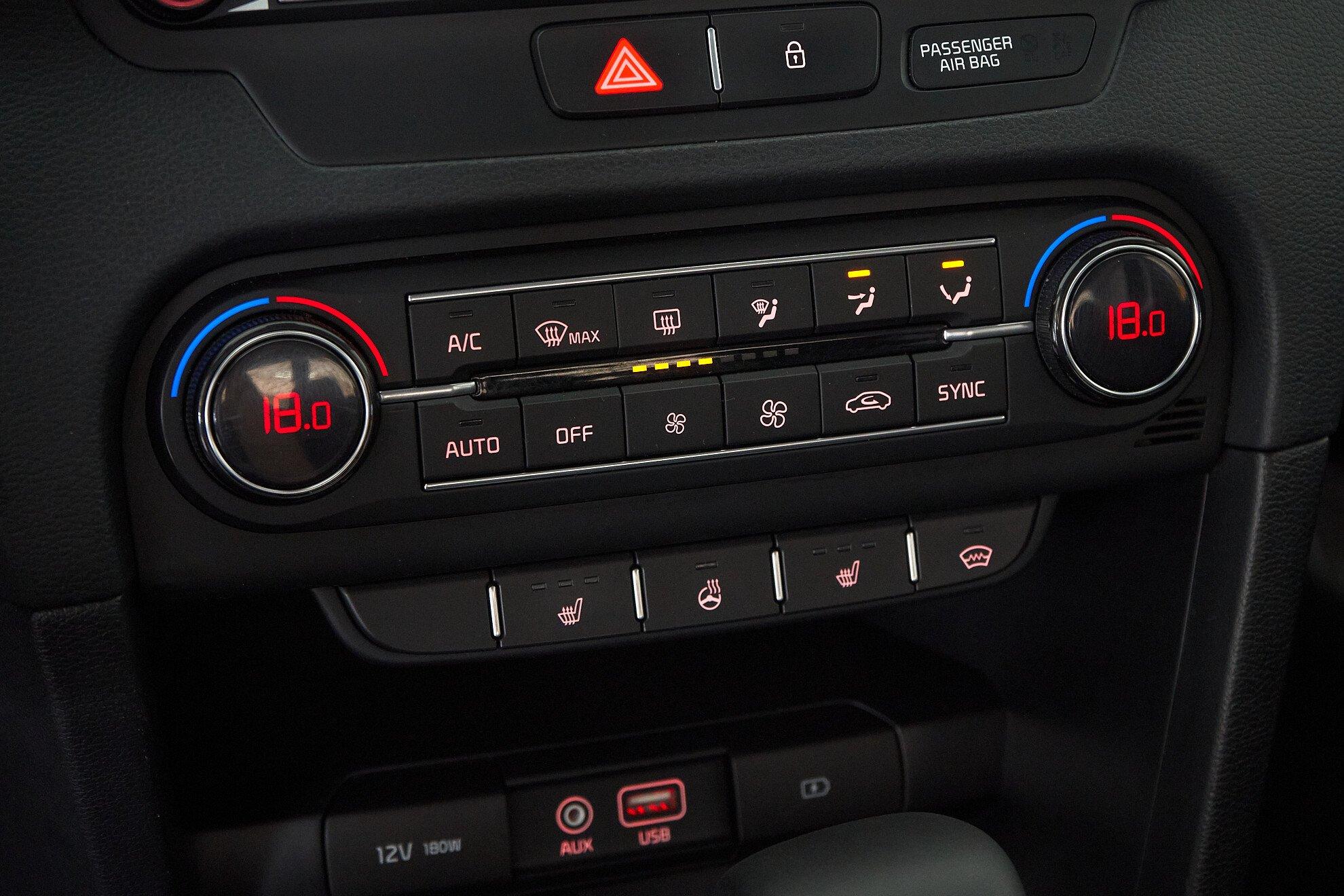 Kia Ceed 2018, белый