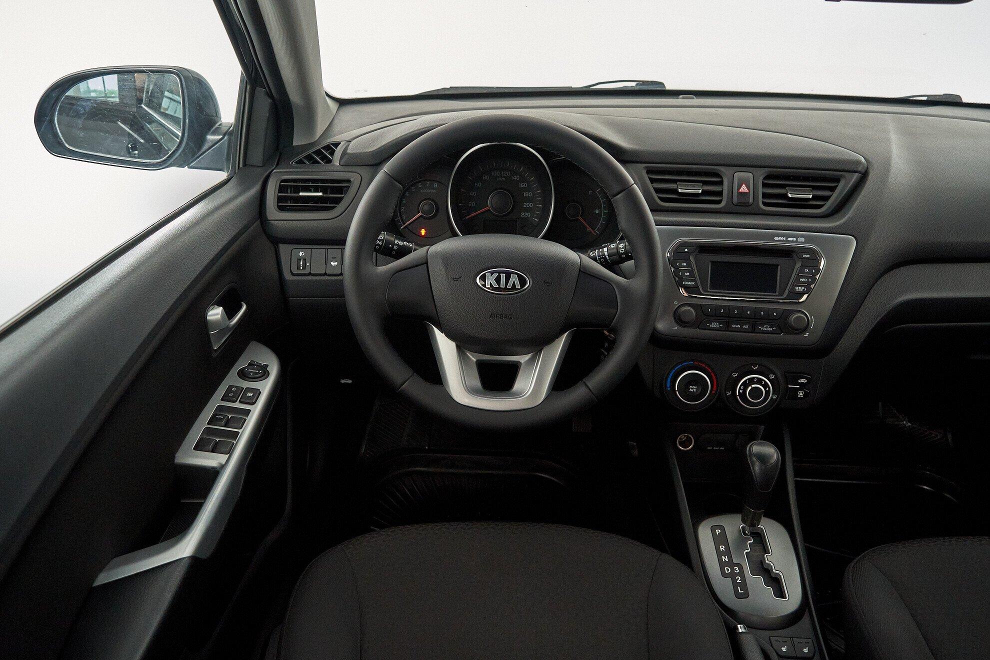 Kia Rio 2013, черный