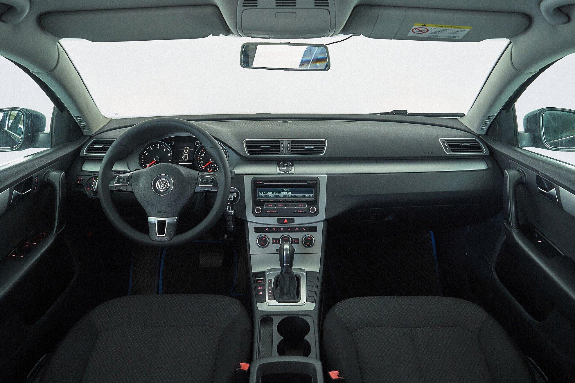 Volkswagen Passat 2012, синий