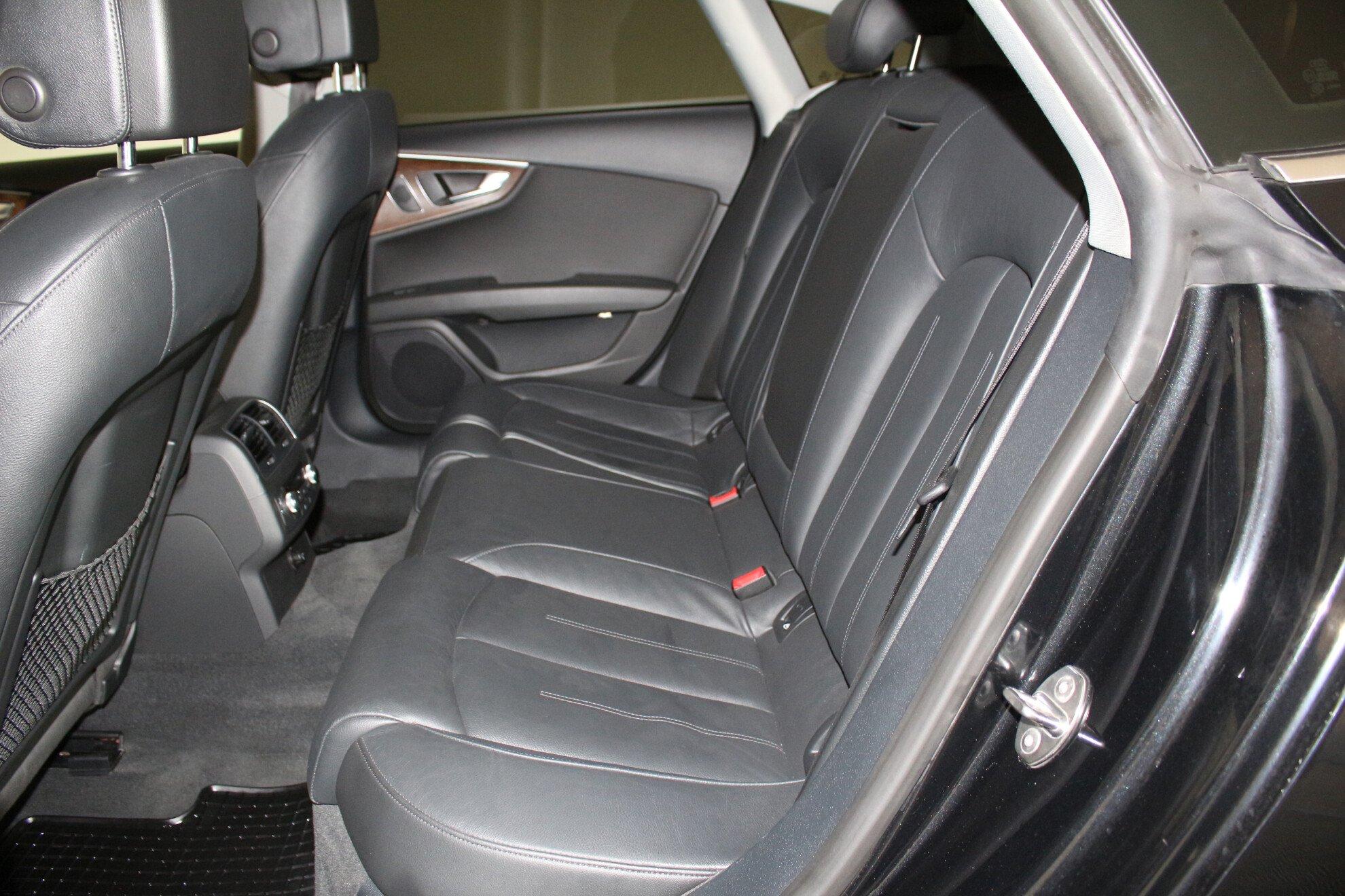Audi A7 2012, черный