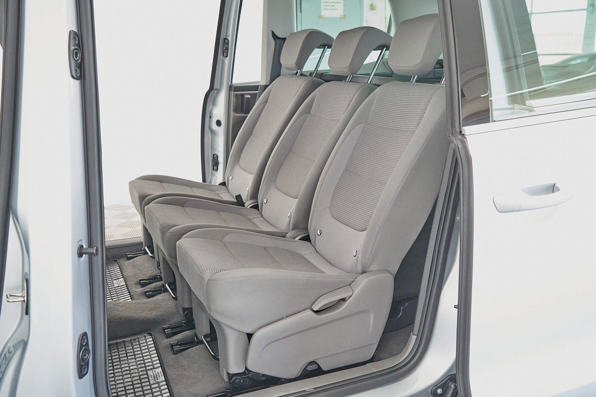 Volkswagen Sharan 2019, серебряный