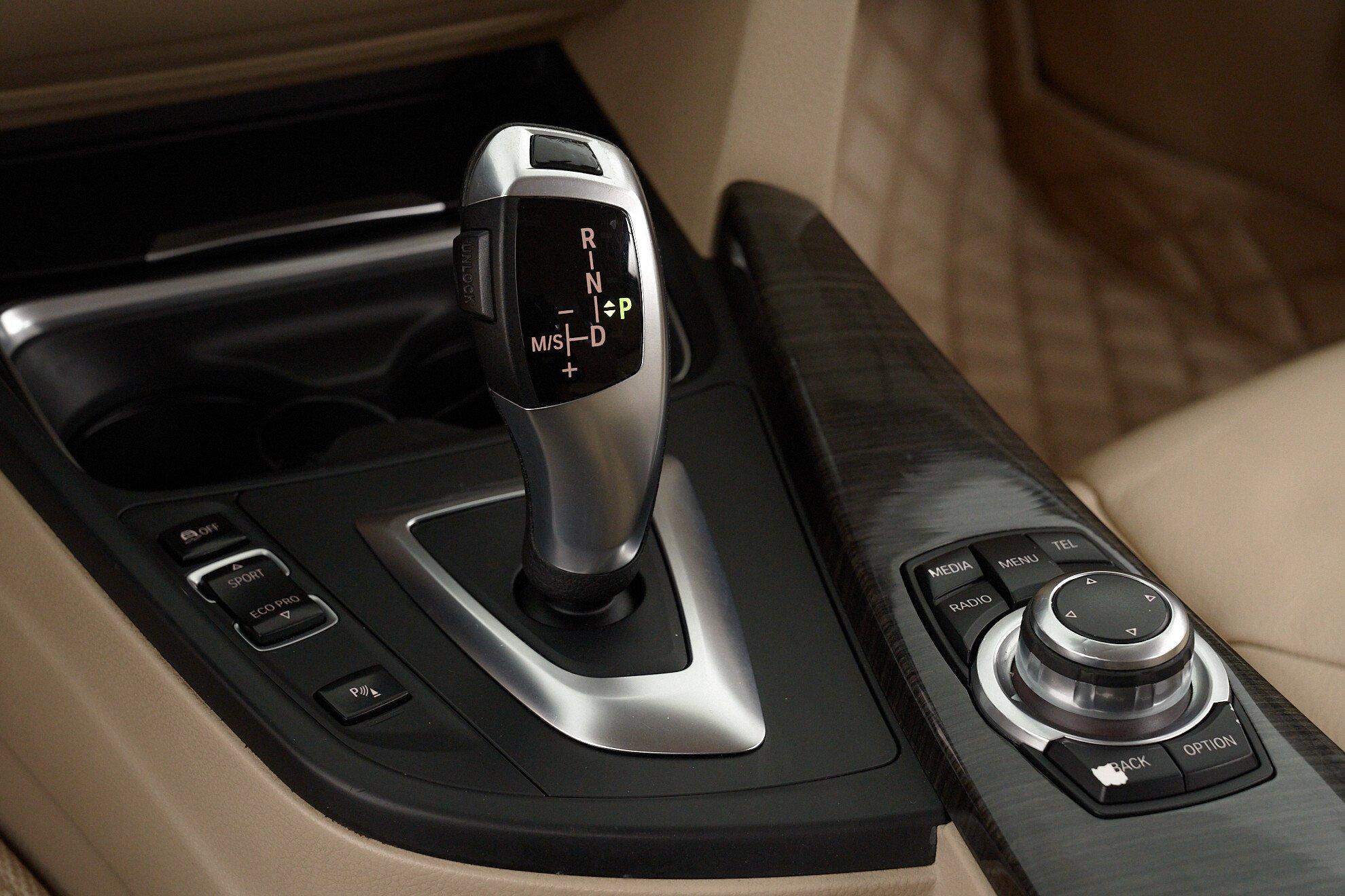 BMW 3 серии 2012, черный