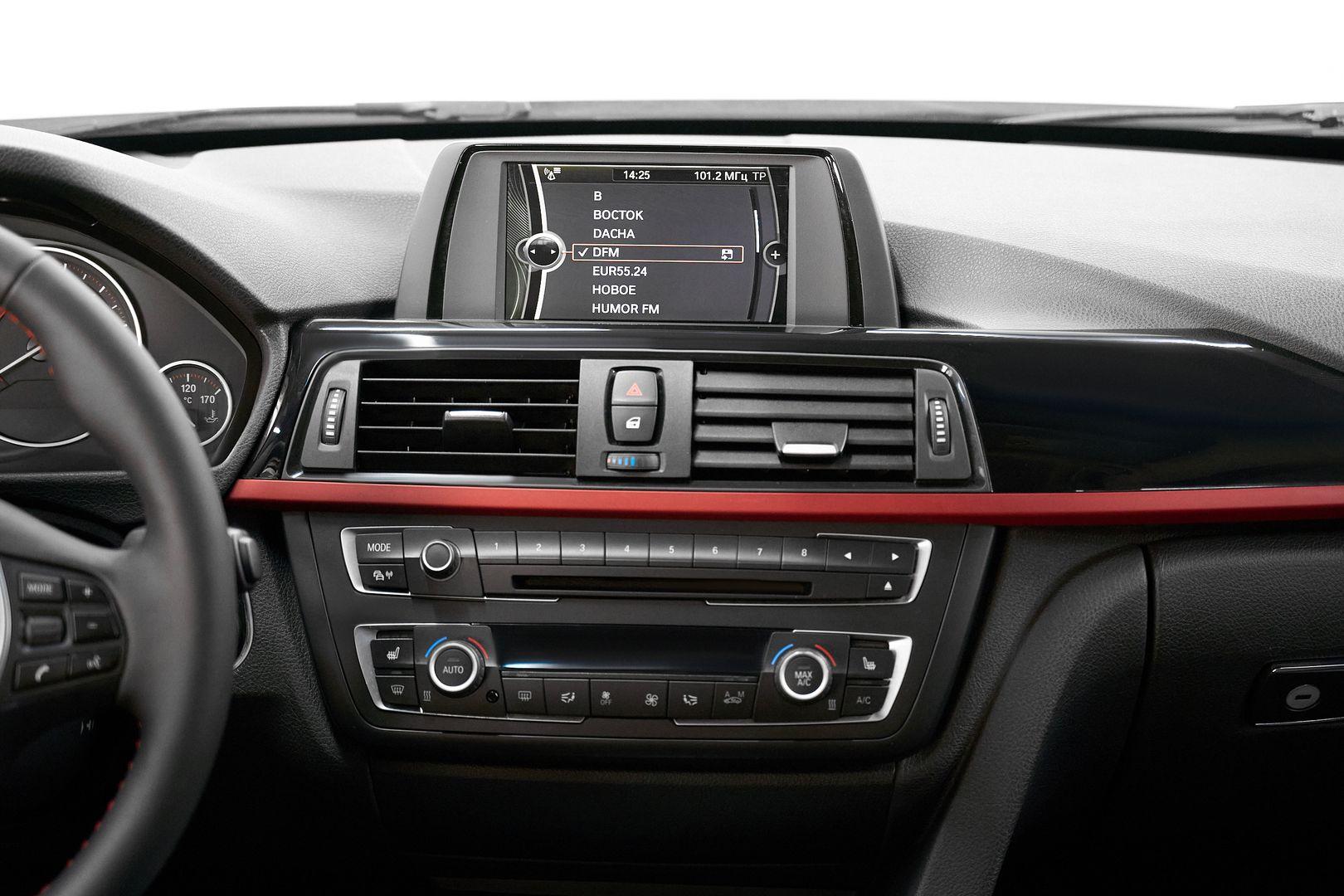 BMW 3 серии 2013, белый
