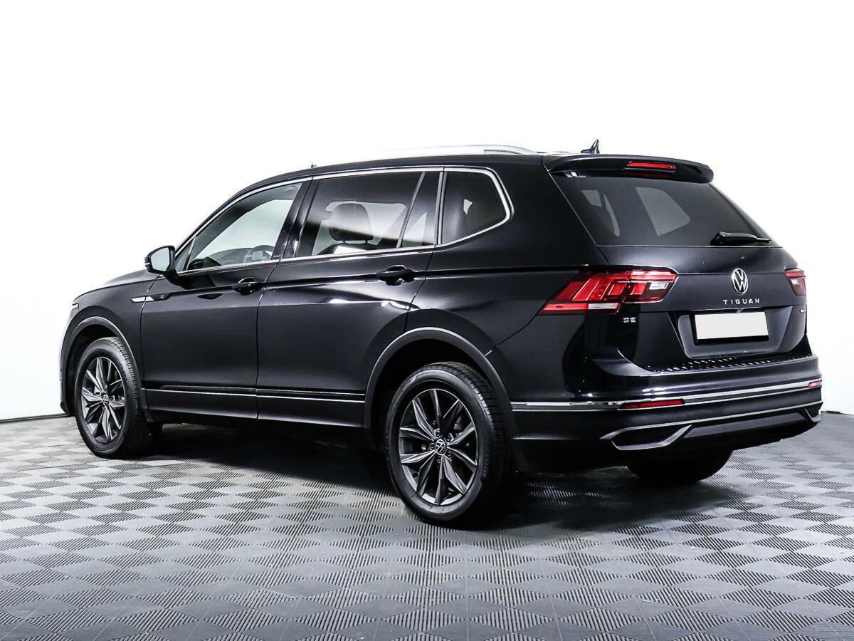Volkswagen Tiguan 2022, черный