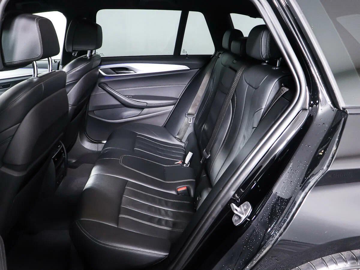 BMW 5 серии 2019, черный
