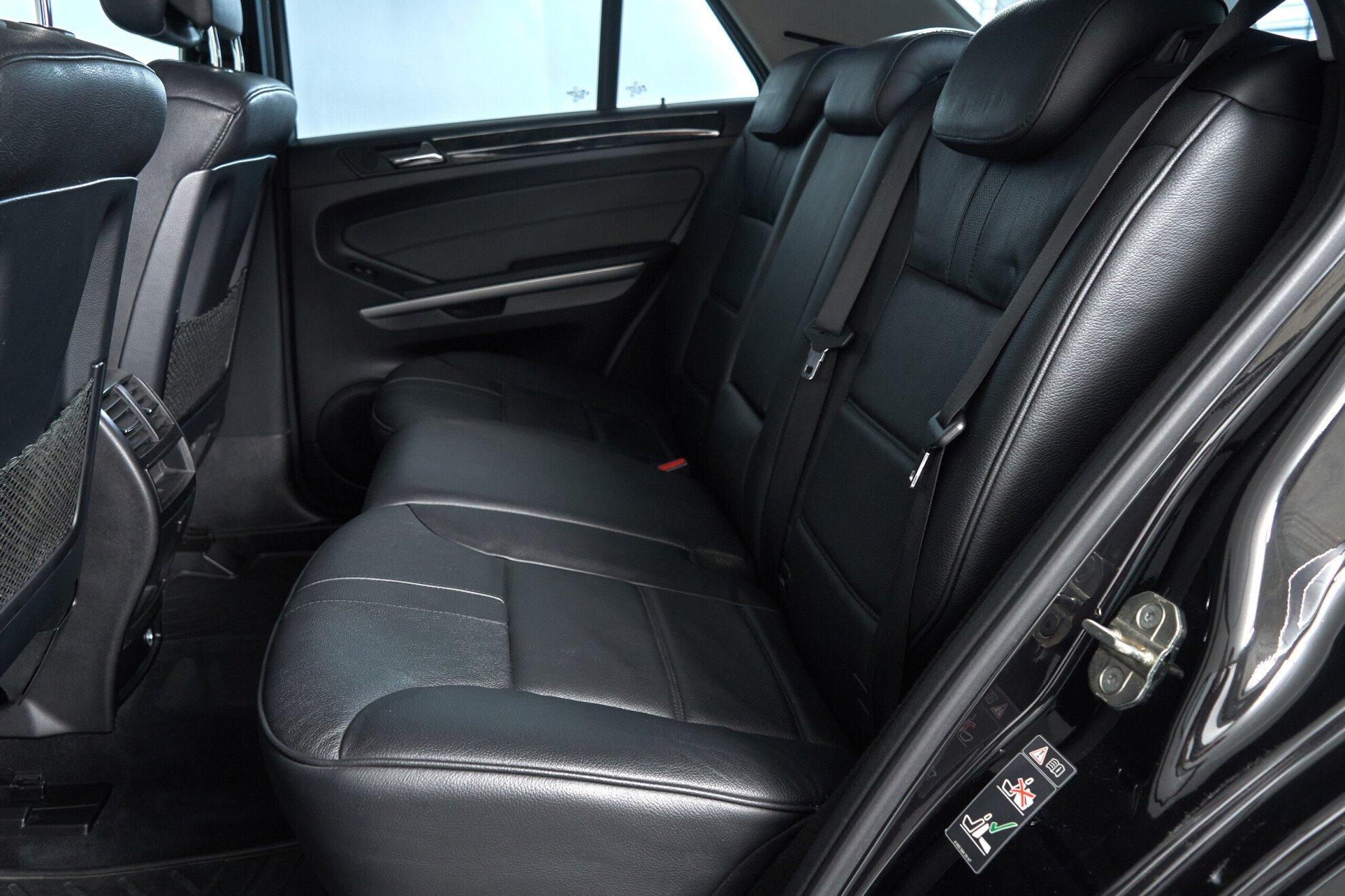 Mercedes-Benz M-Класс 2011, черный