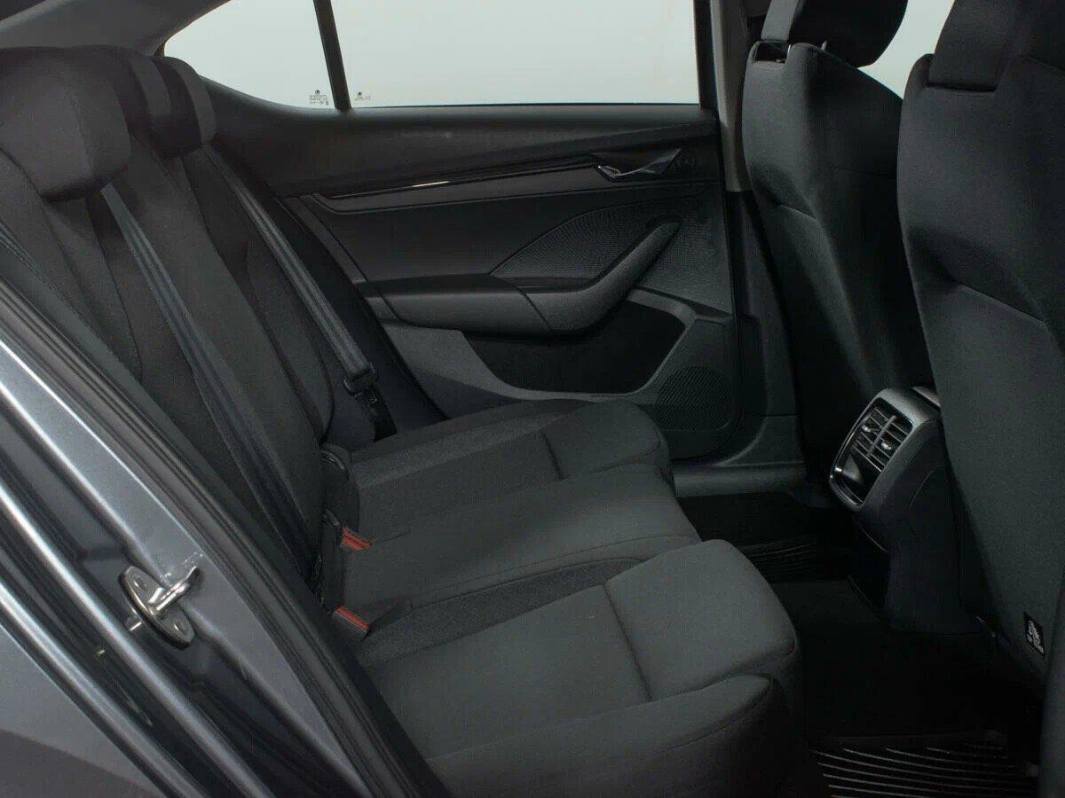 Skoda Octavia 2022, серый