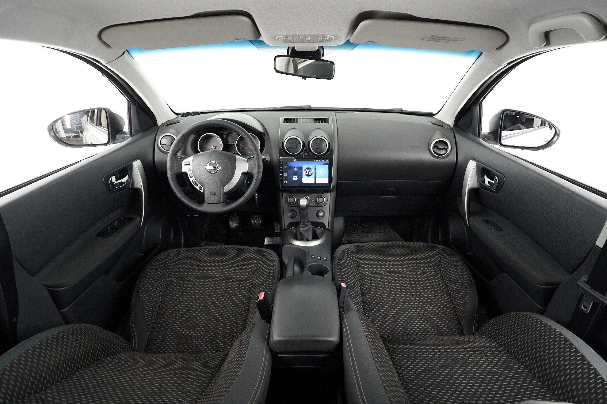 Nissan Qashqai 2009, серебряный