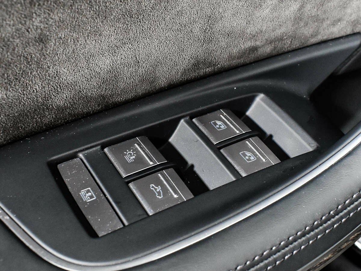 Audi A8 2018, черный