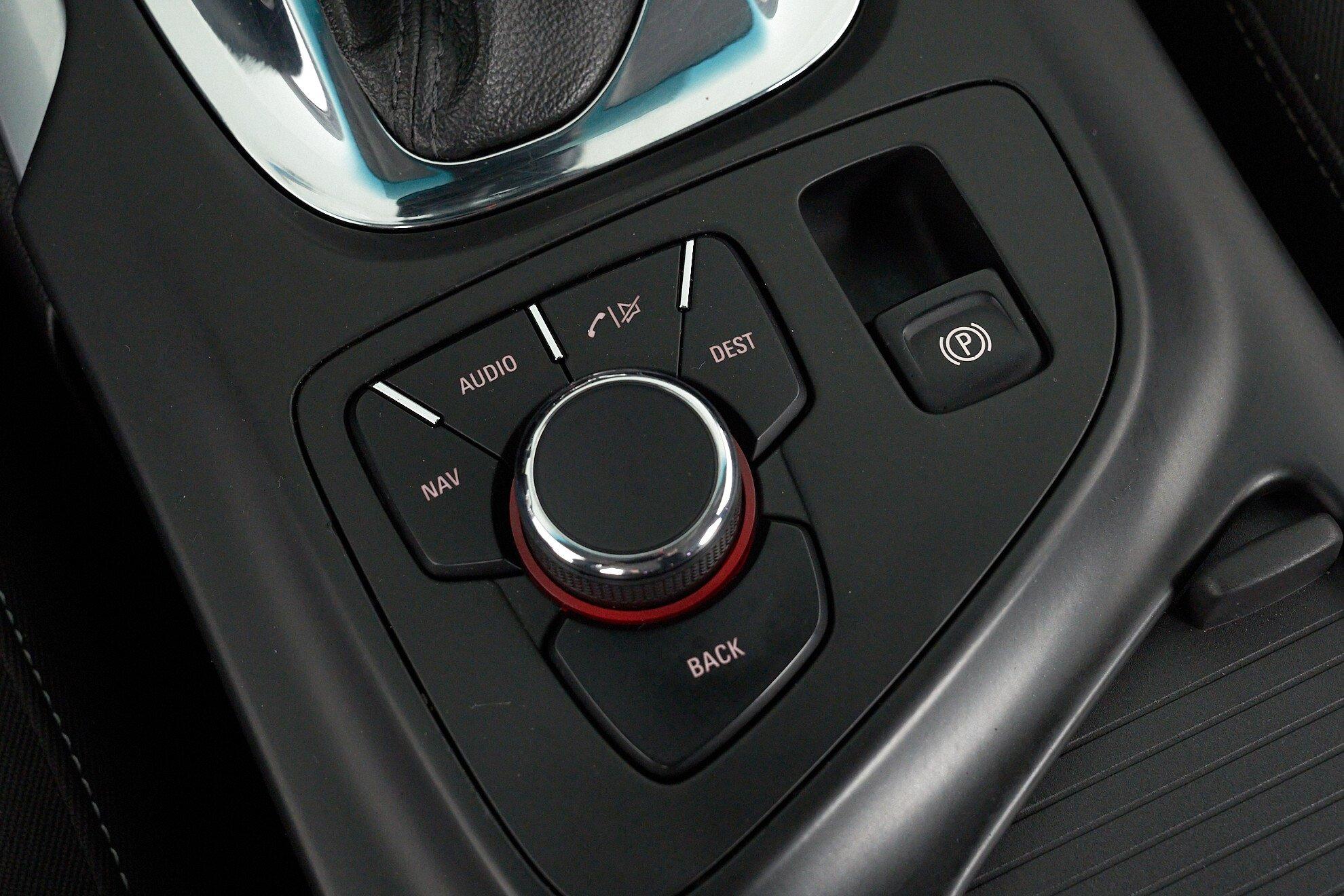 Opel Insignia 2012, черный