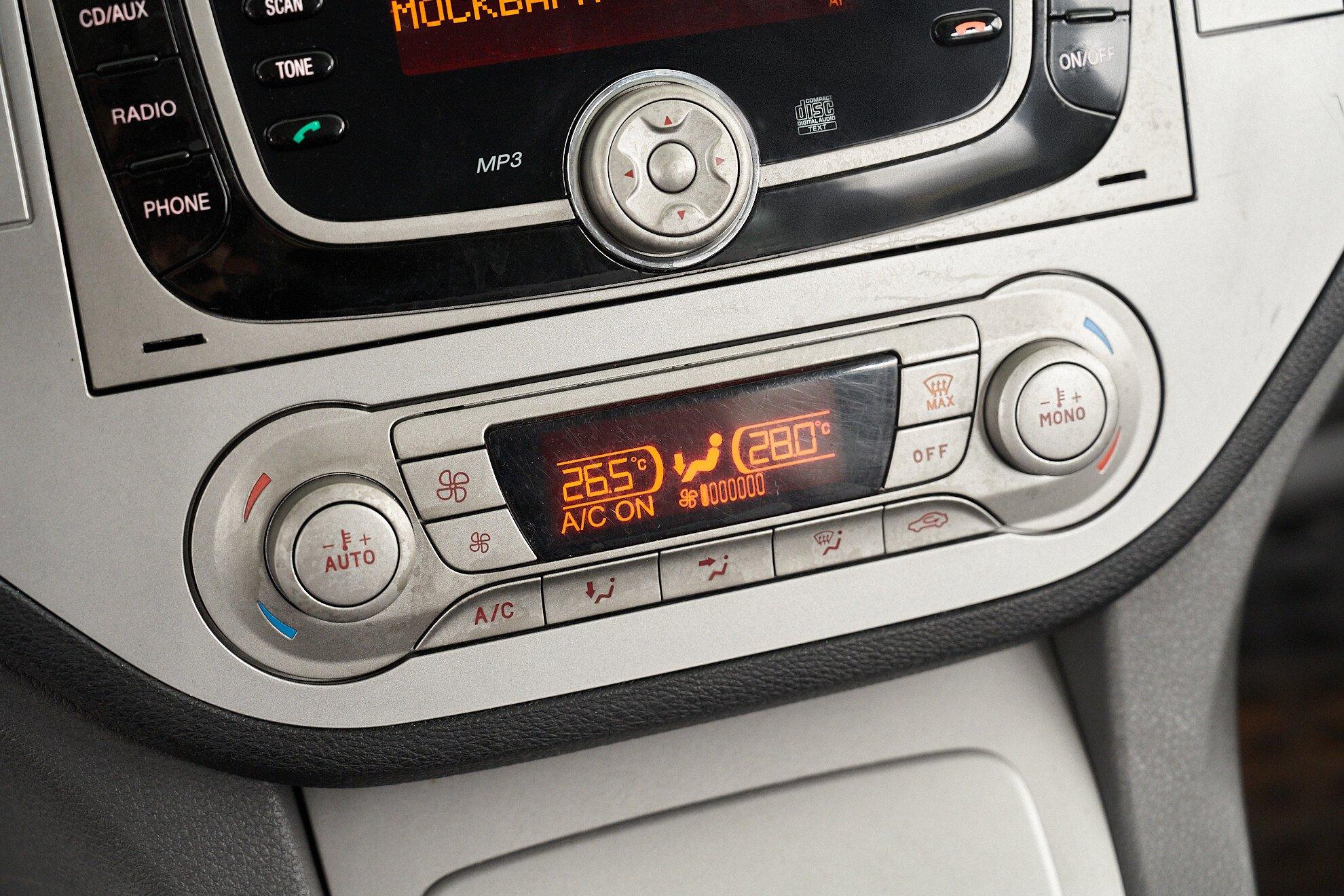 Ford Kuga 2012, белый