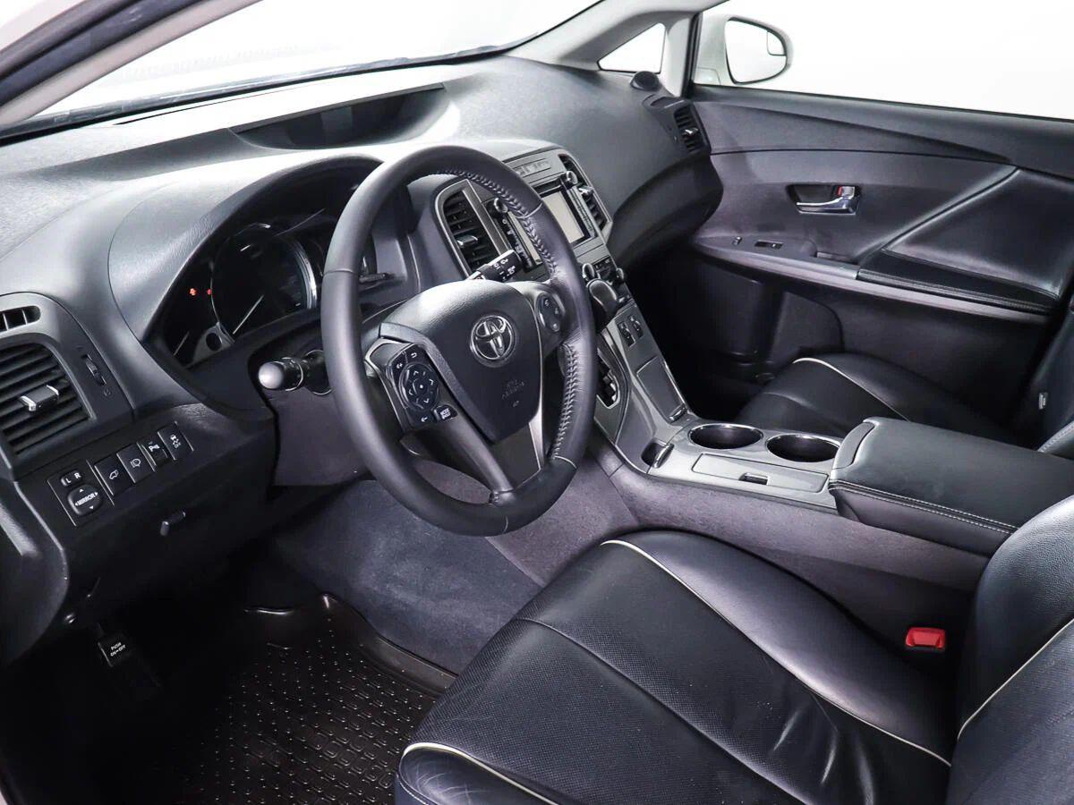 Toyota Venza 2016, белый