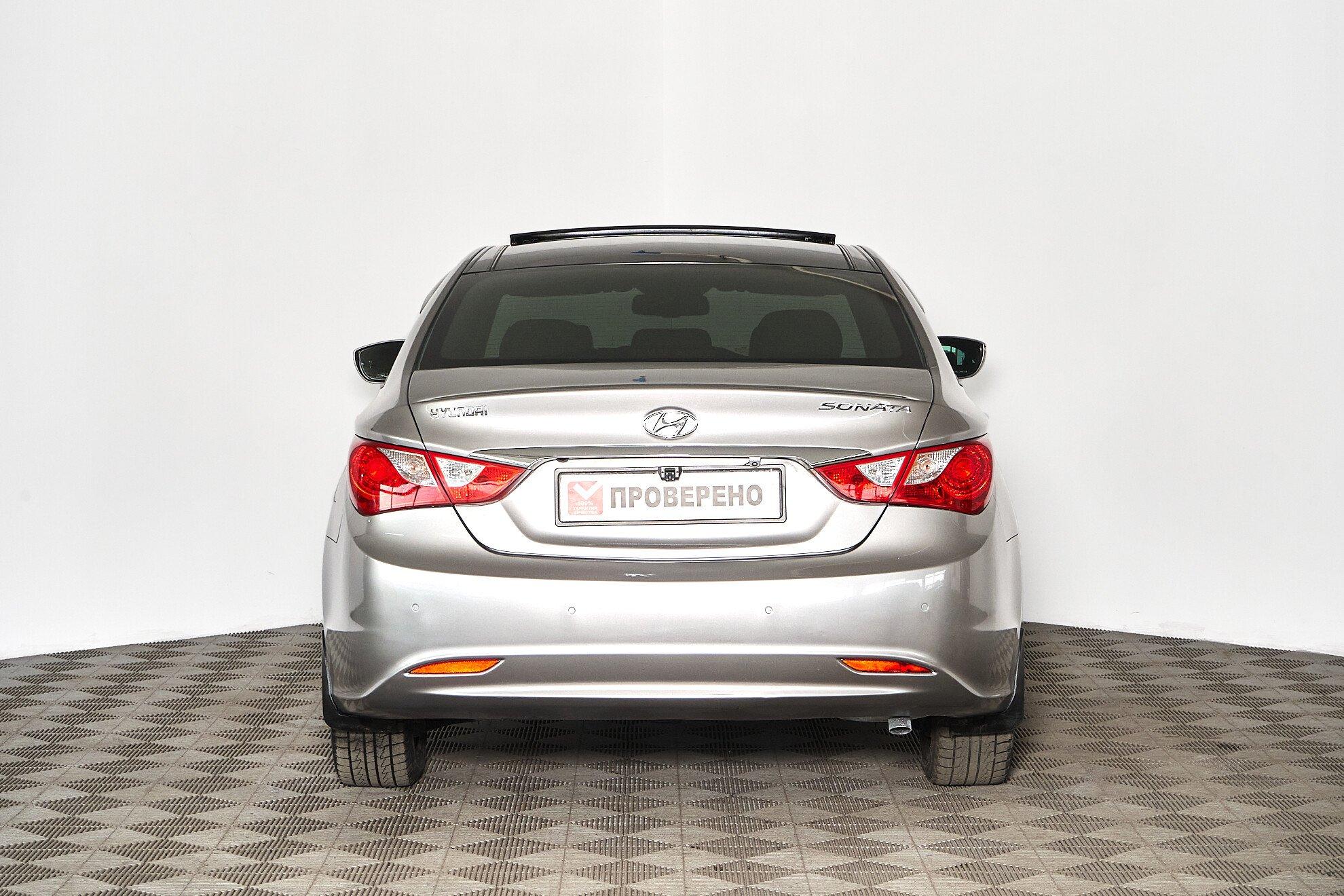 Hyundai Sonata 2010, серый