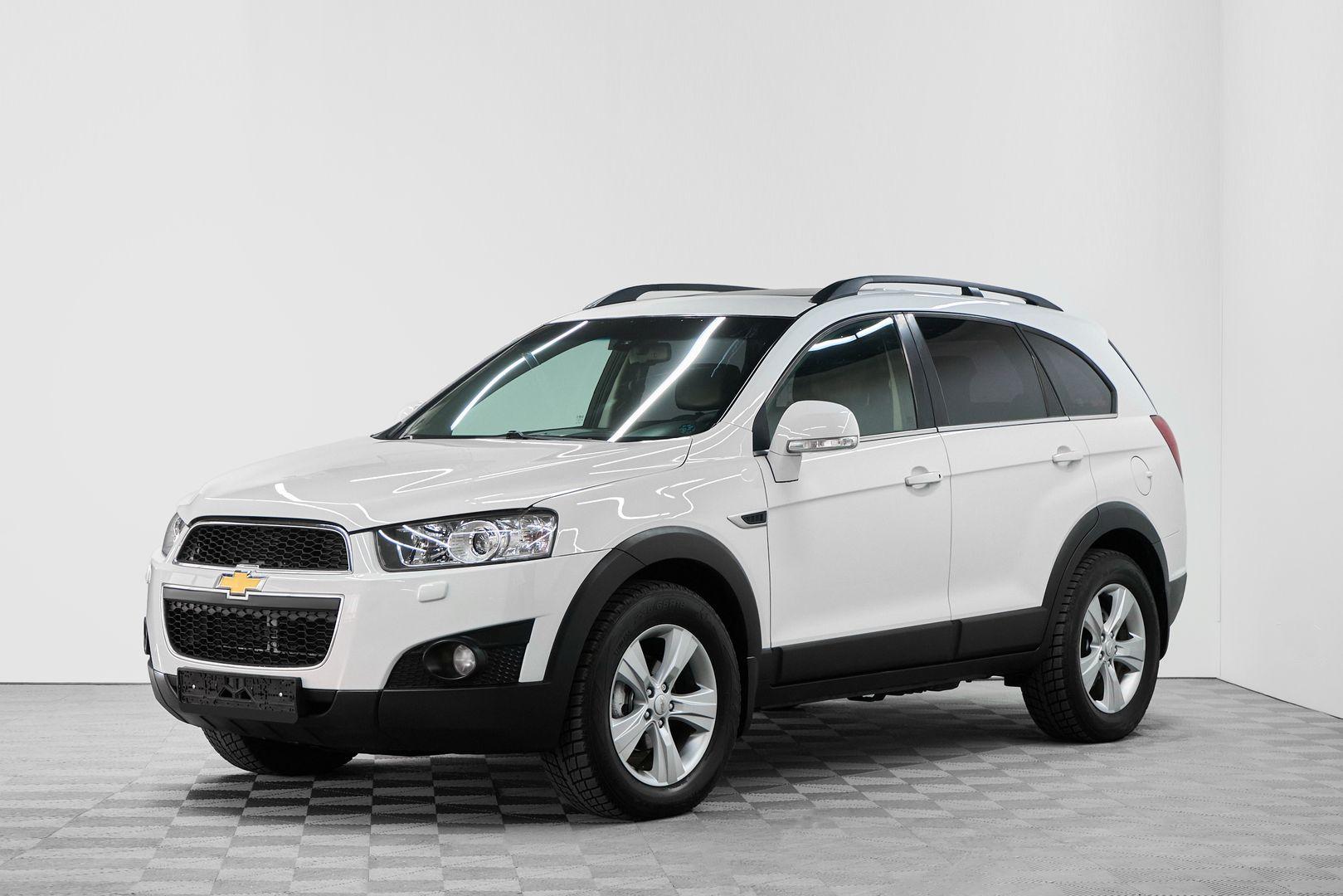 Chevrolet Captiva 2012, белый