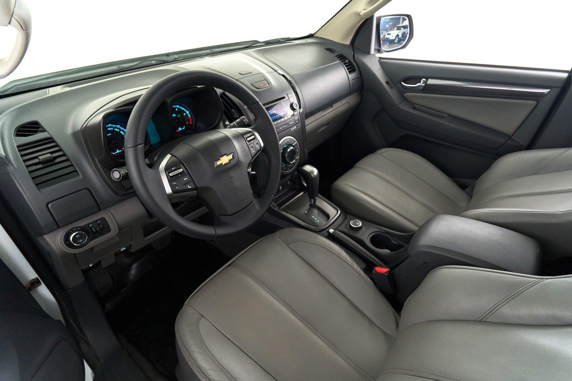 Chevrolet TrailBlazer 2013, белый