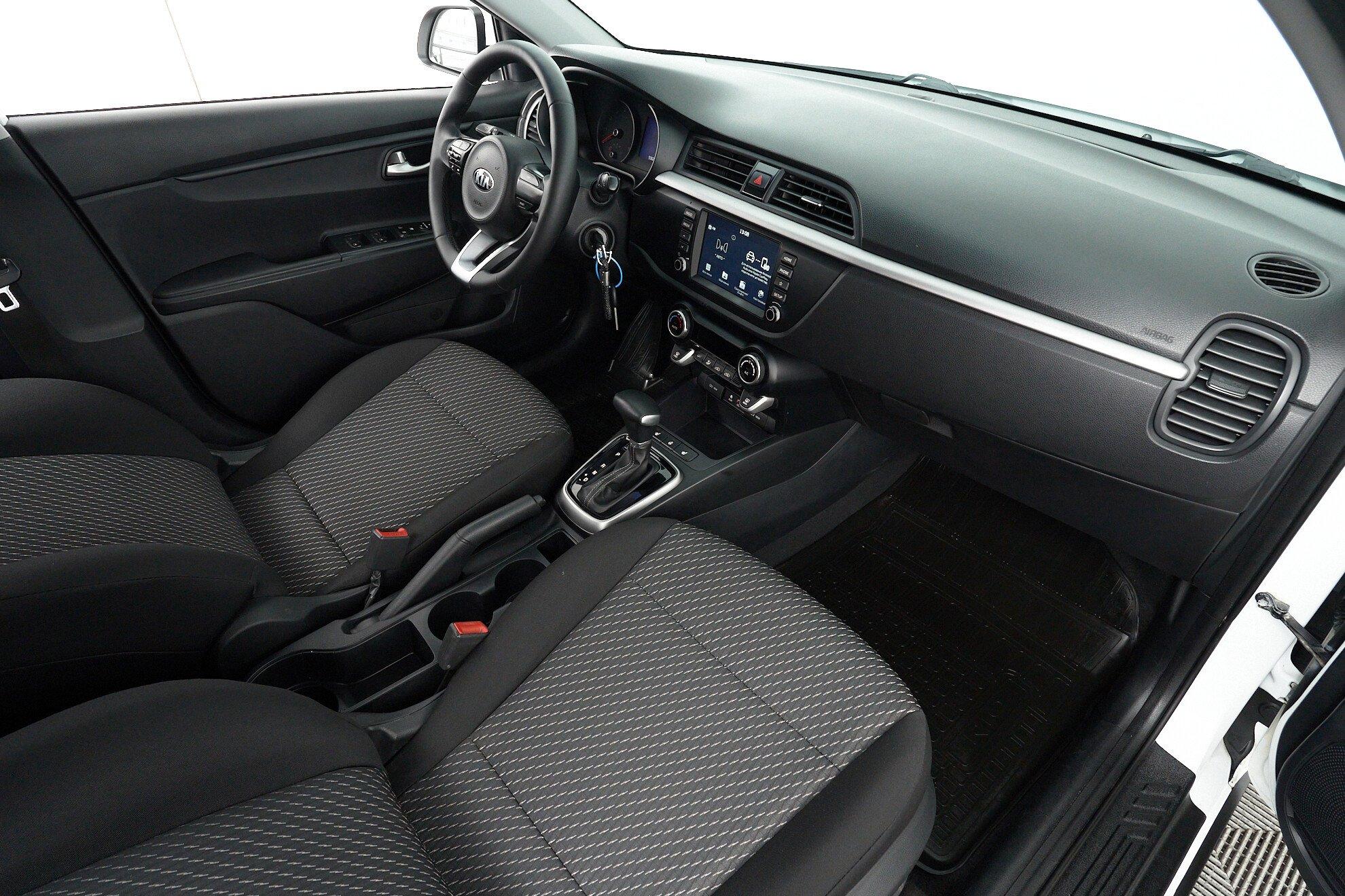 Kia Rio X-Line 2019, белый