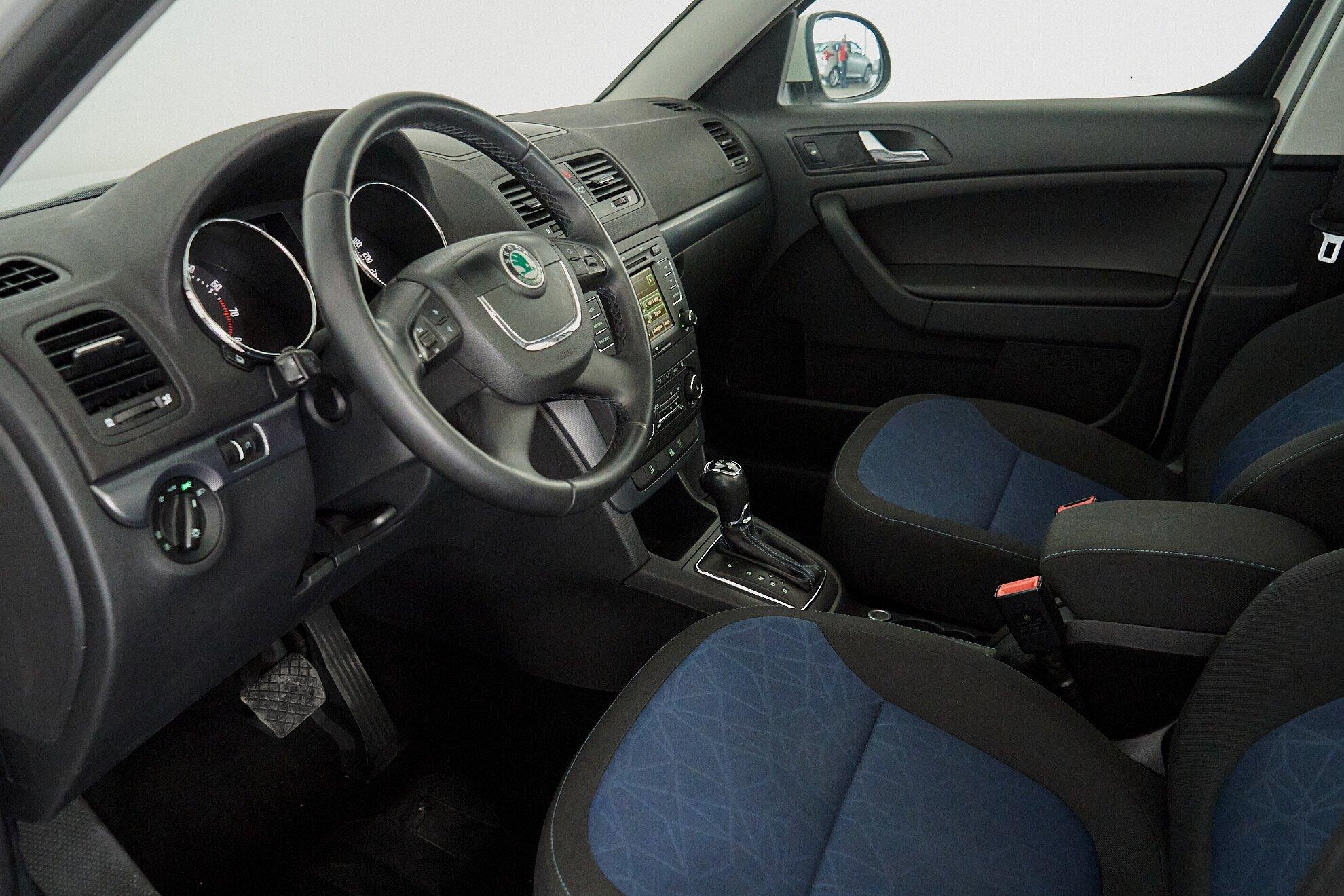 Skoda Yeti 2013, белый