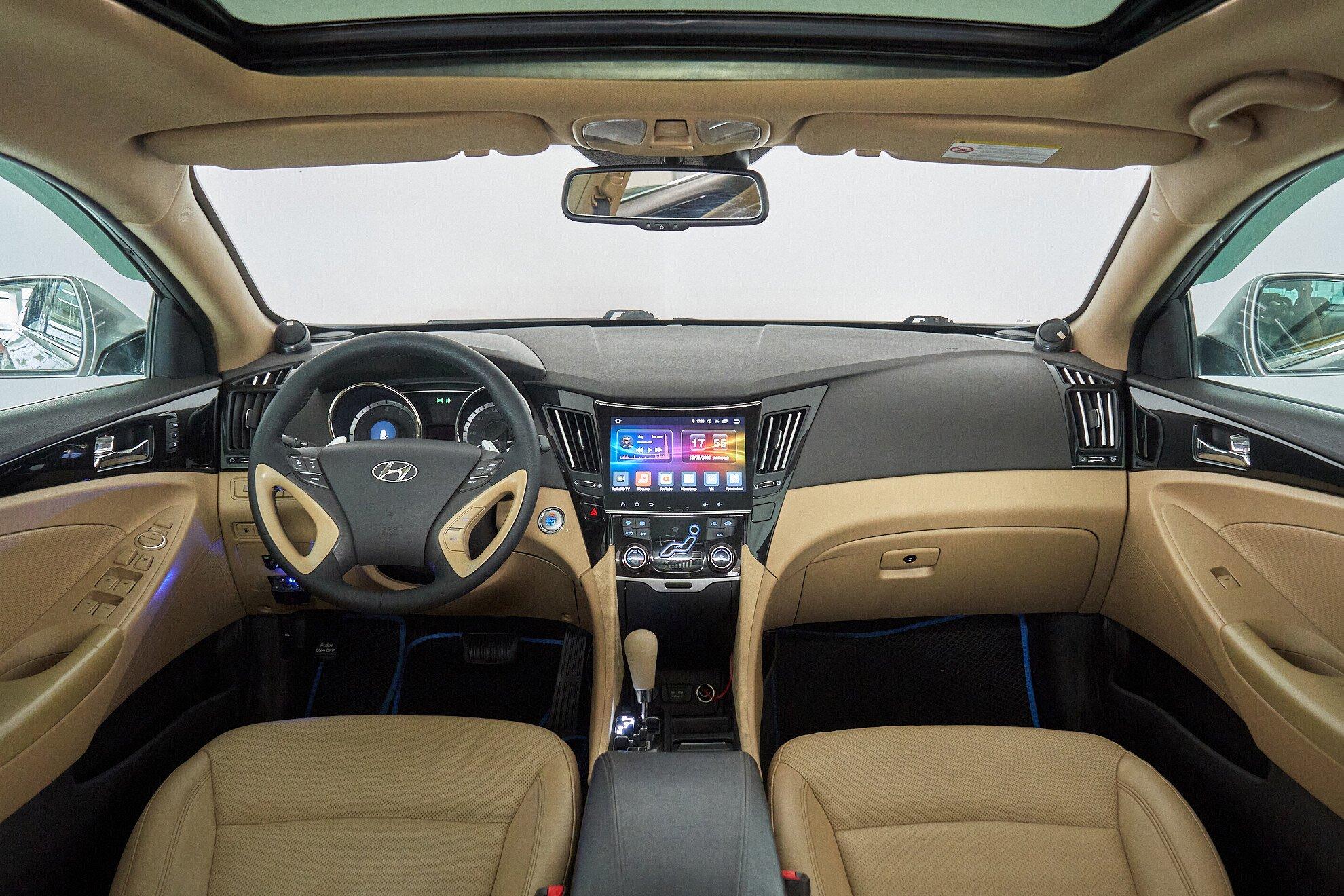 Hyundai Sonata 2010, серый