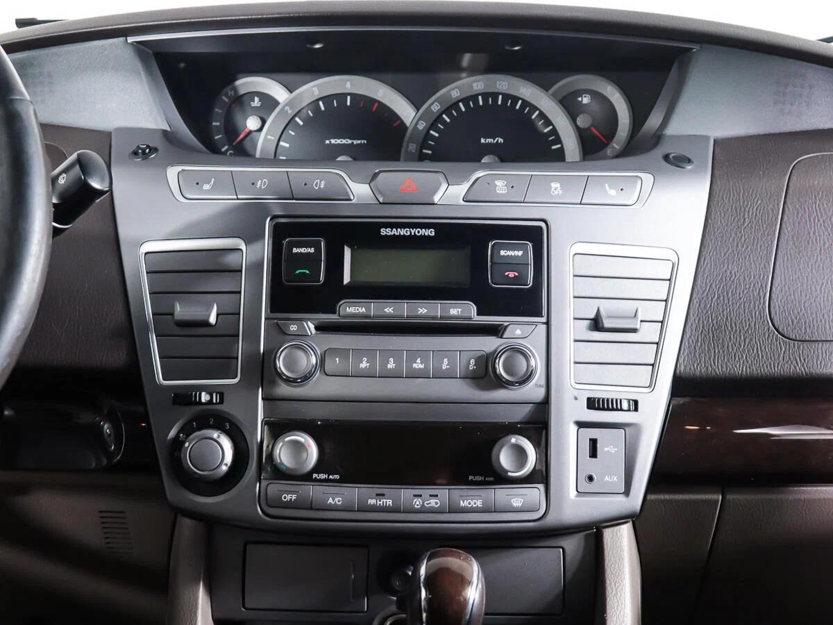SsangYong Stavic 2018, черный