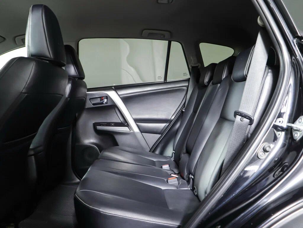 Toyota RAV4 2017, черный