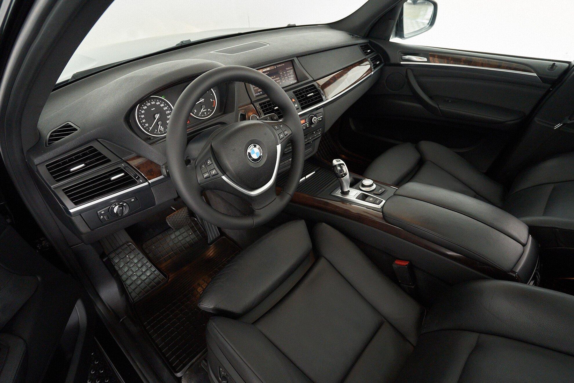 BMW X5 2009, черный