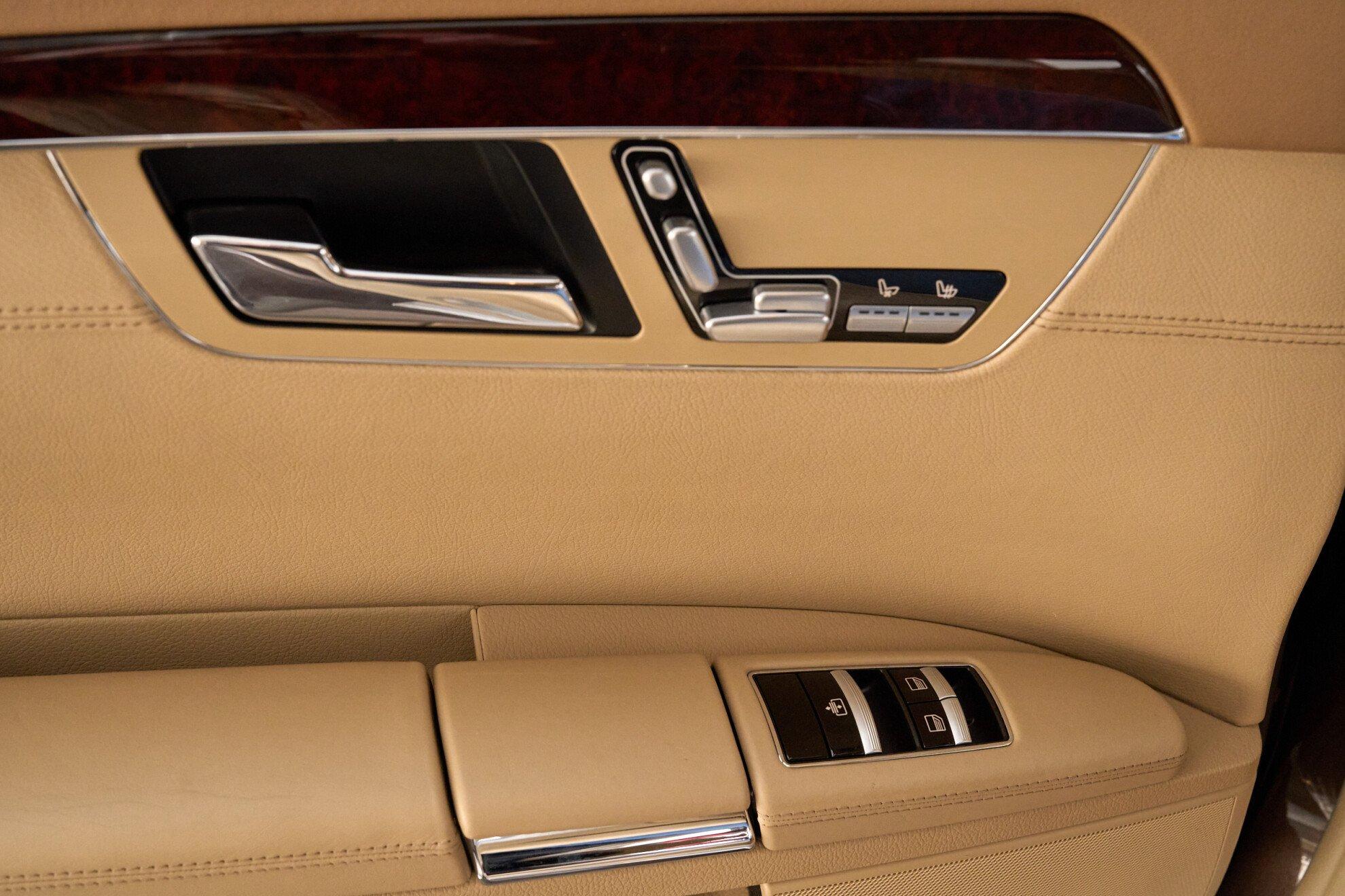 Mercedes-Benz S-Класс 2012, коричневый