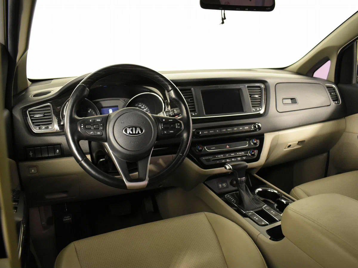 Kia Carnival 2016, серый