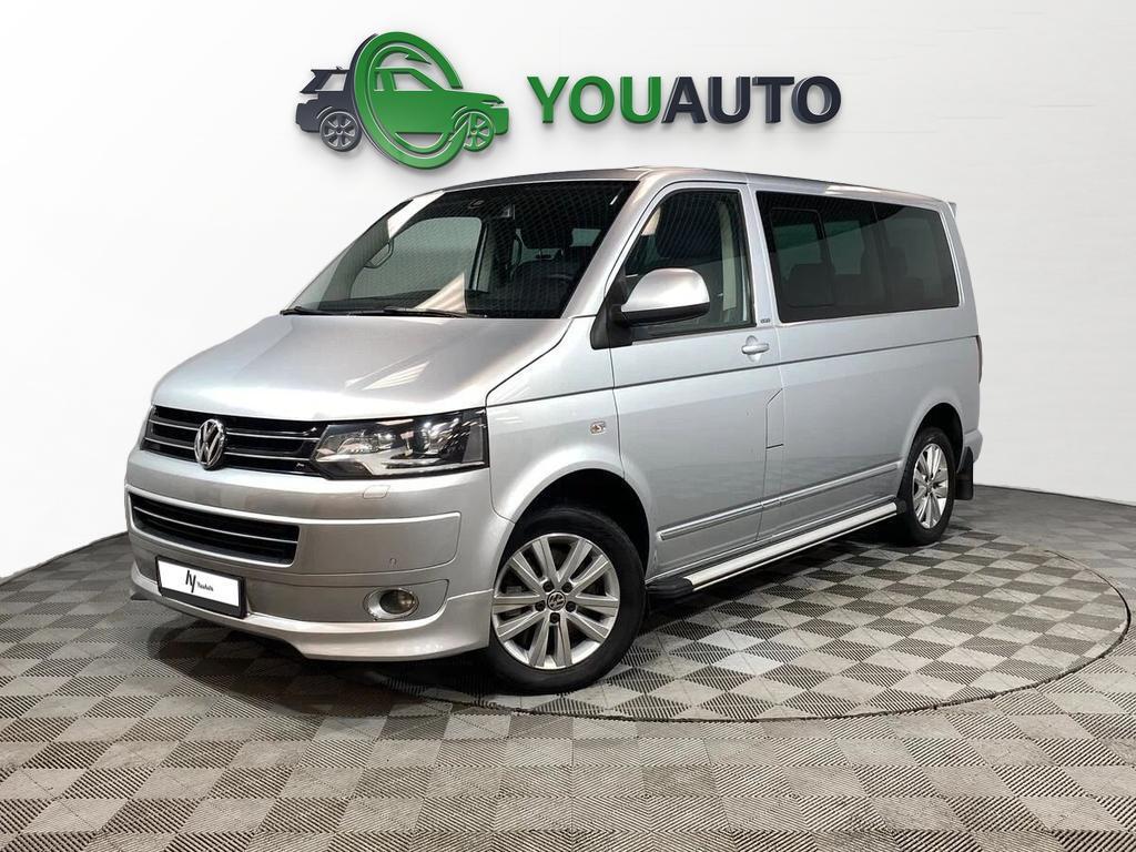 Volkswagen Multivan 2013, серый