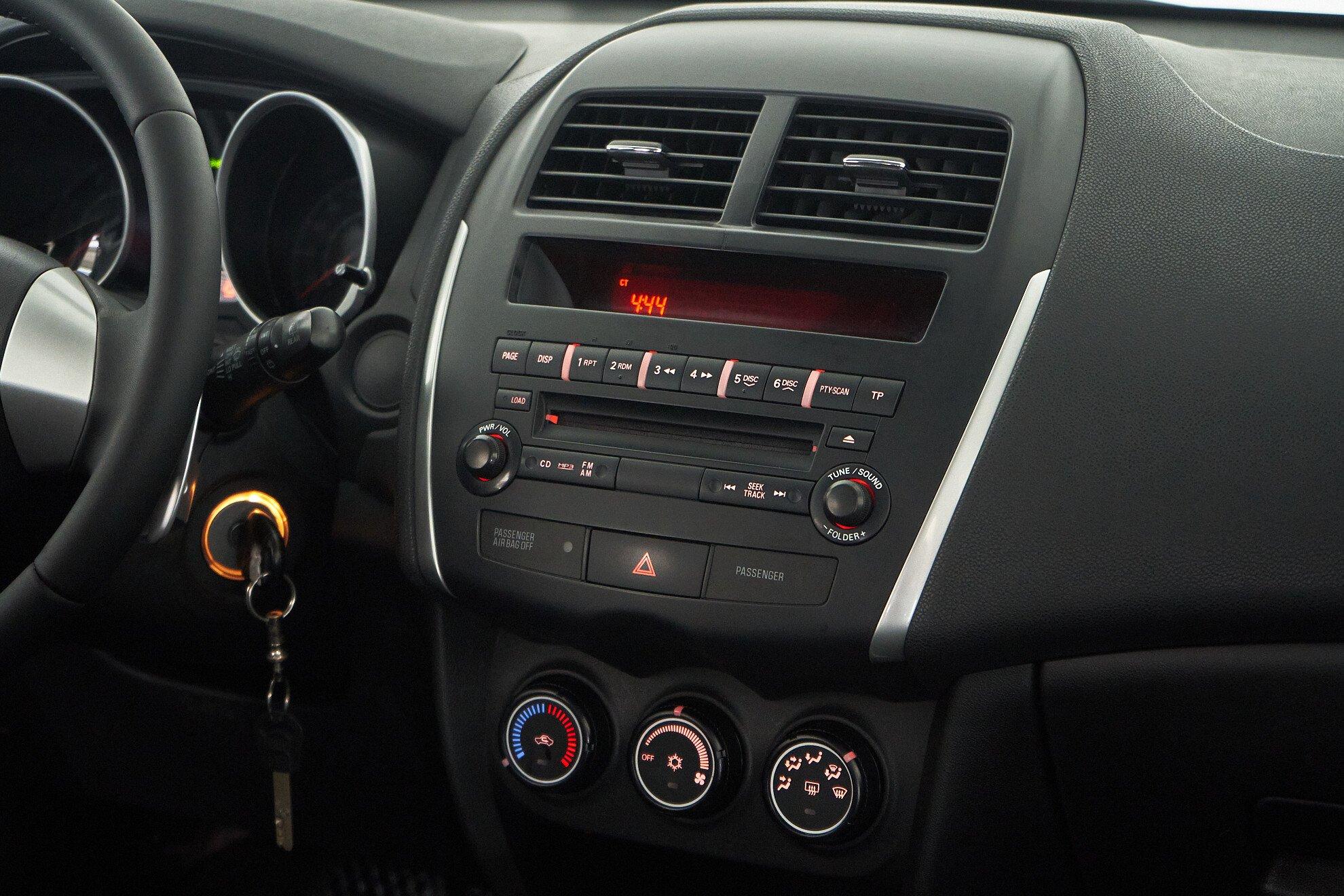 Mitsubishi ASX 2012, серебряный