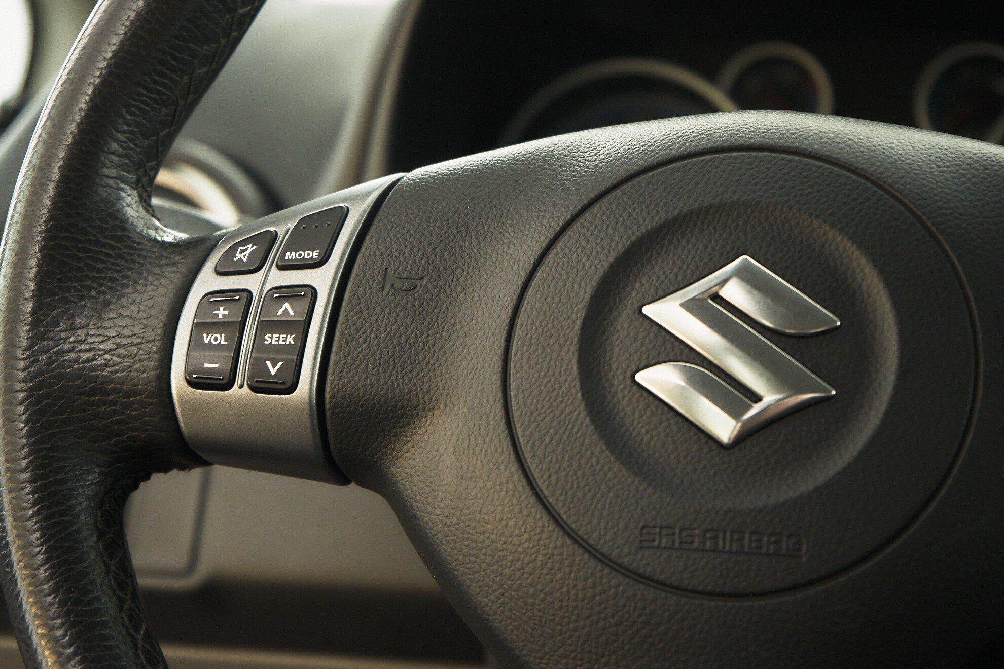 Suzuki SX4 2011, серебряный