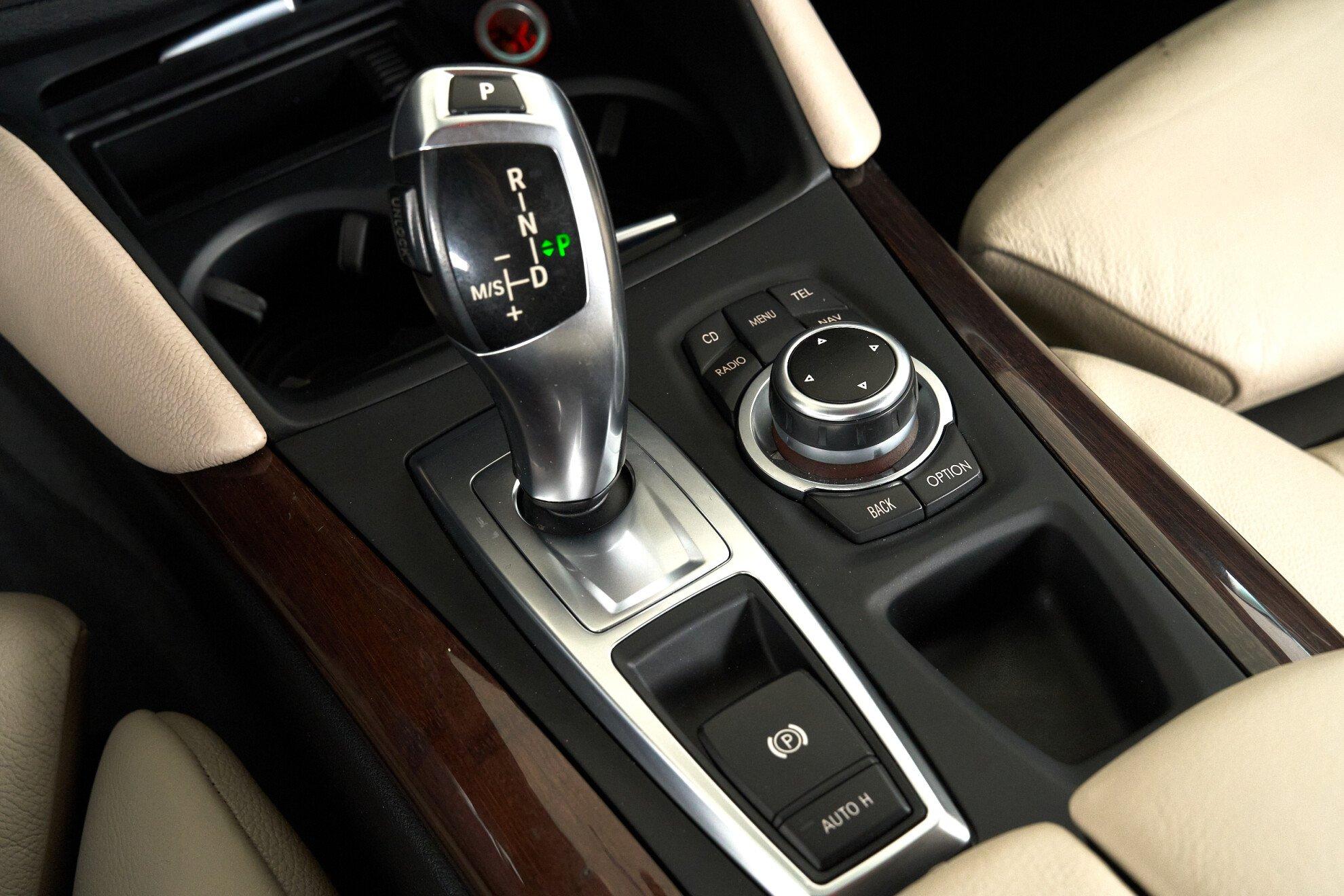 BMW X6 2011, белый