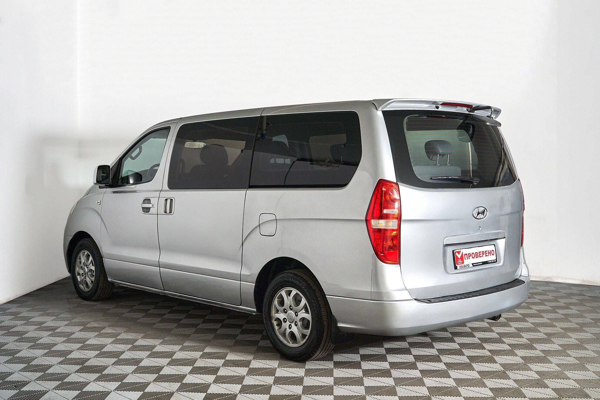 Hyundai Grand Starex 2010, серебряный