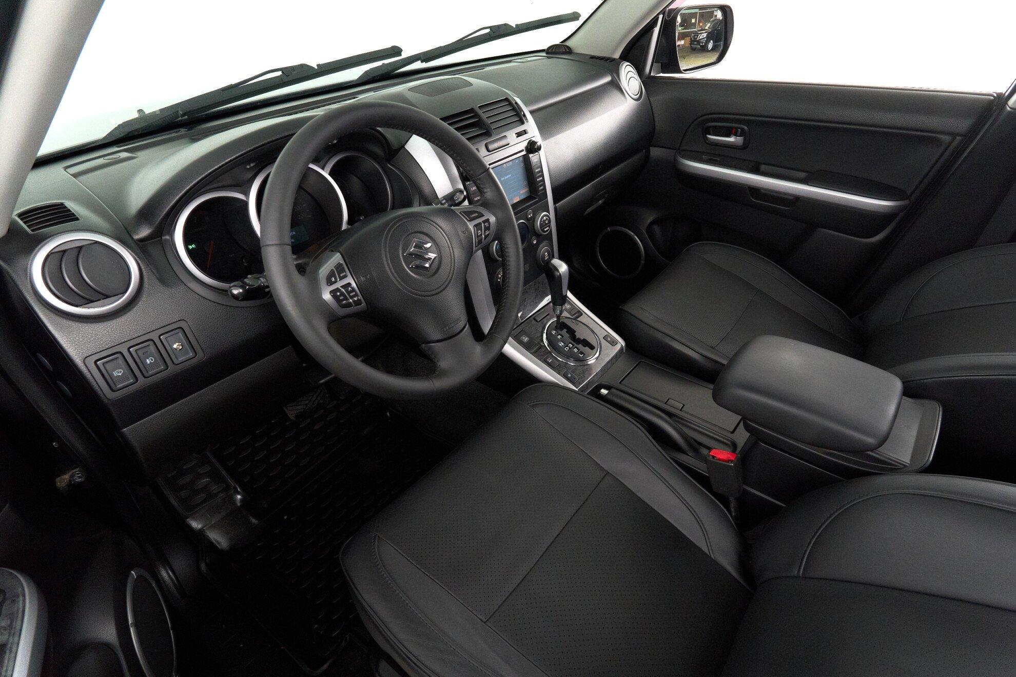 Suzuki Grand Vitara 2014, серый