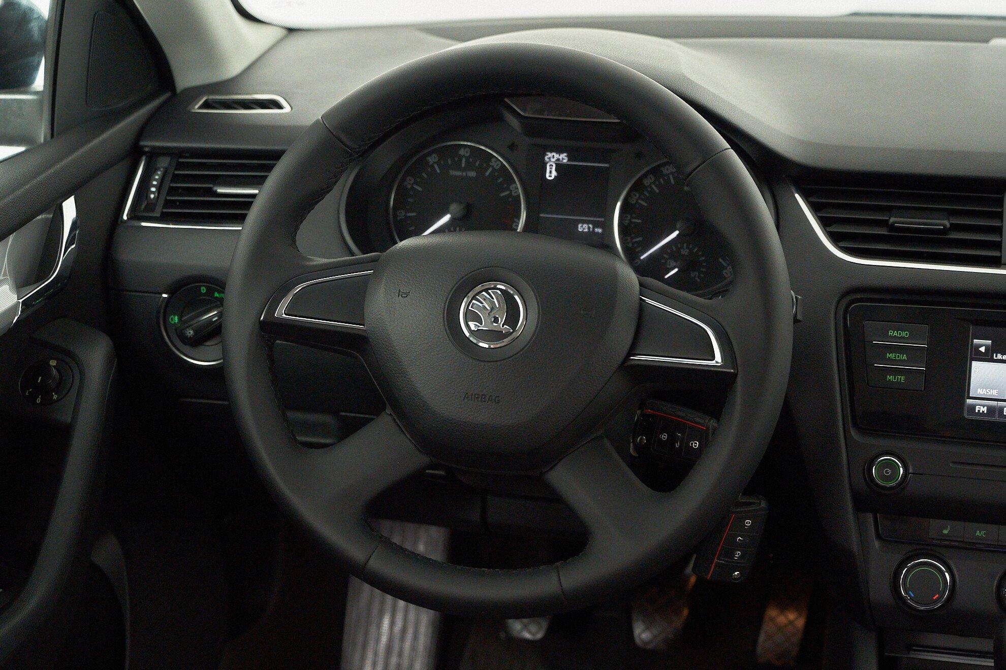 Skoda Octavia 2014, черный