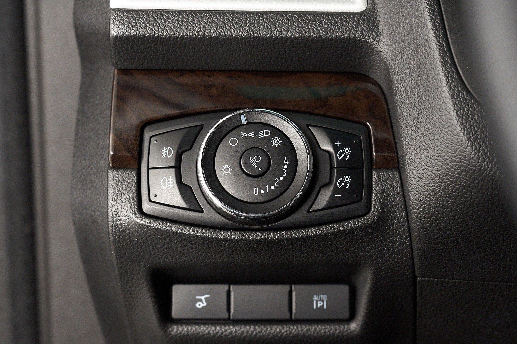 Ford Explorer 2014, черный