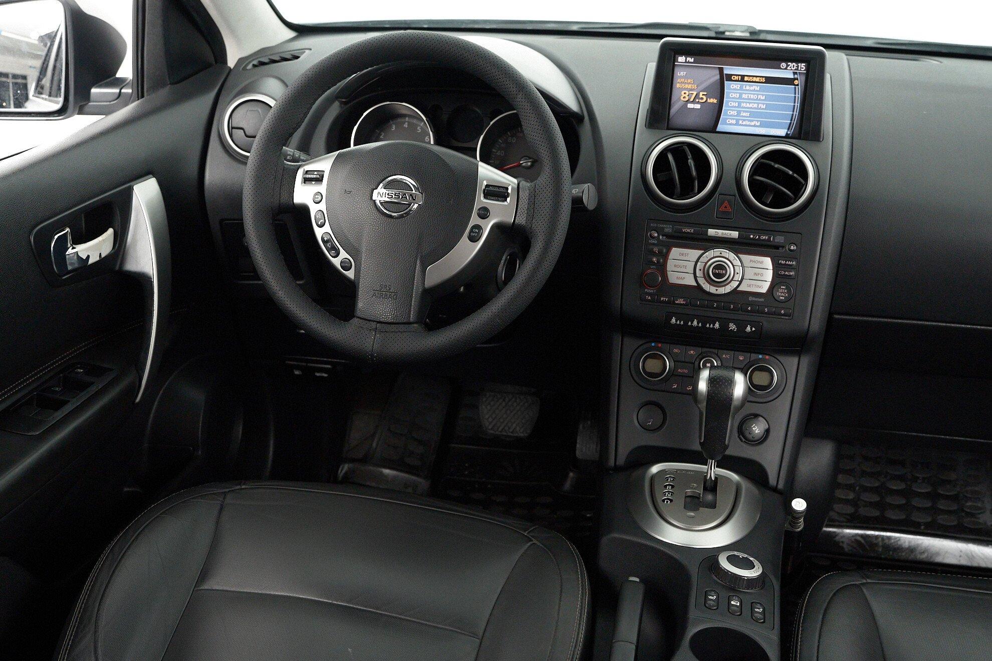 Nissan Qashqai 2009, серебряный