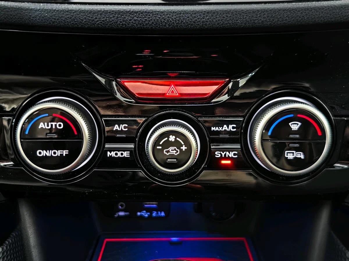 Subaru Forester 2022, серебряный