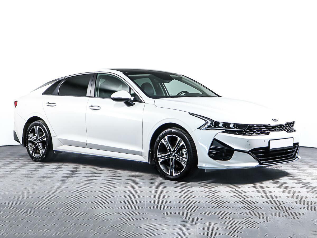 Kia K5 2022, белый